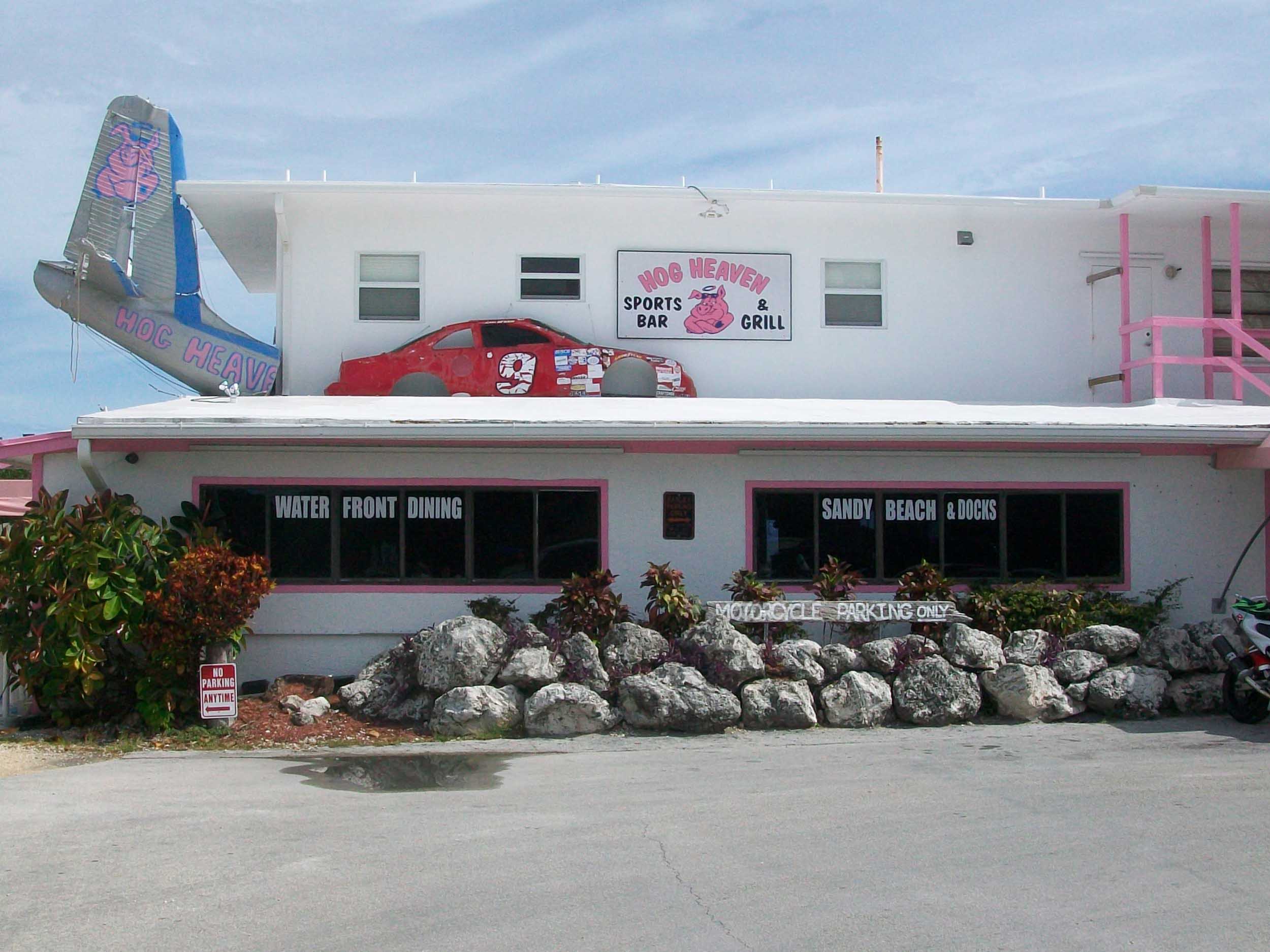 Hog Heaven Sports Bar and Grill Entrance