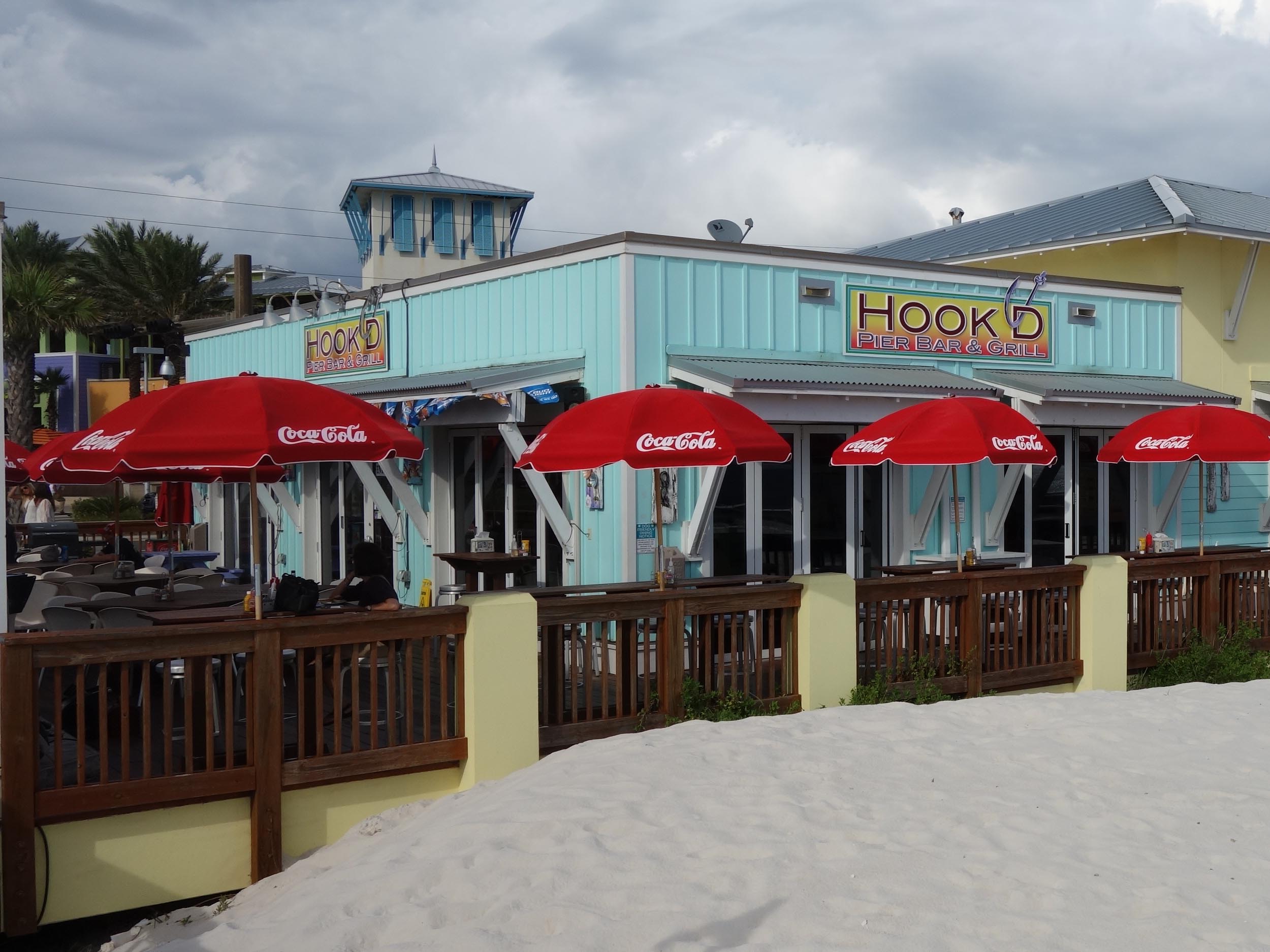 Hook'd Pier Bar and Grill Patio