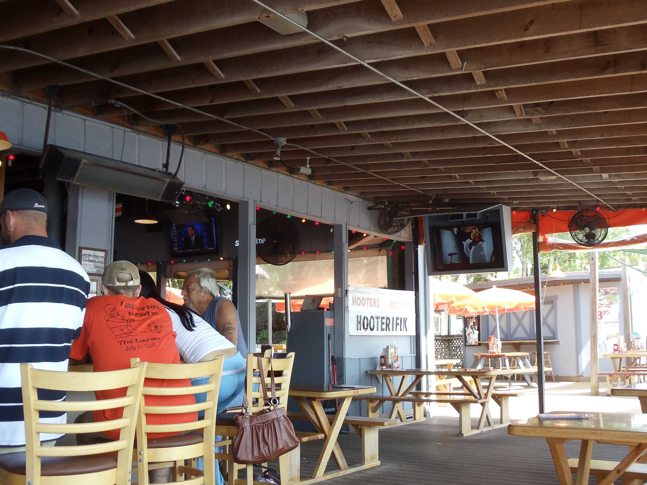 Hooters of Port Richey Bar