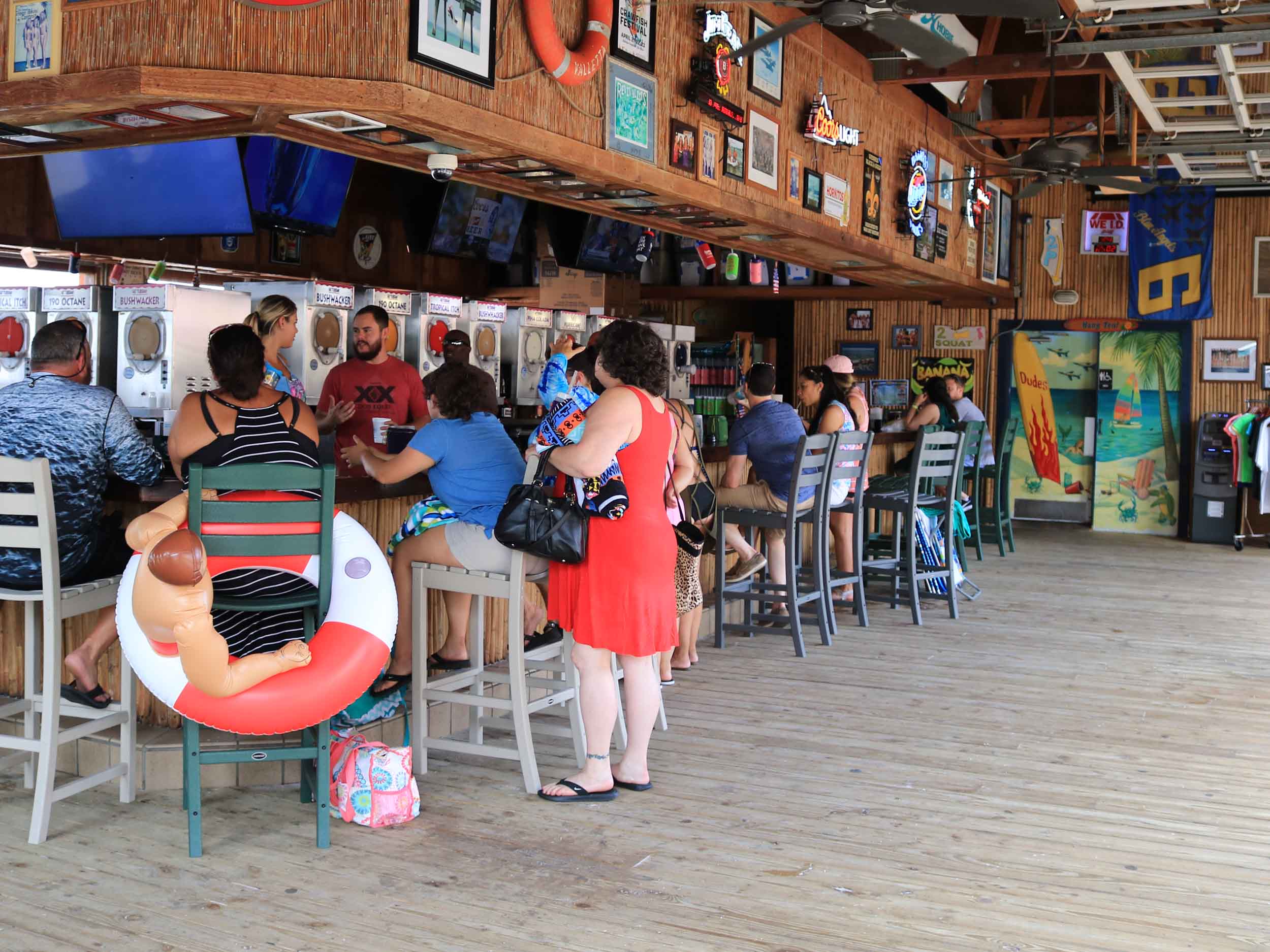 Bamboo Willies Beachside Bar