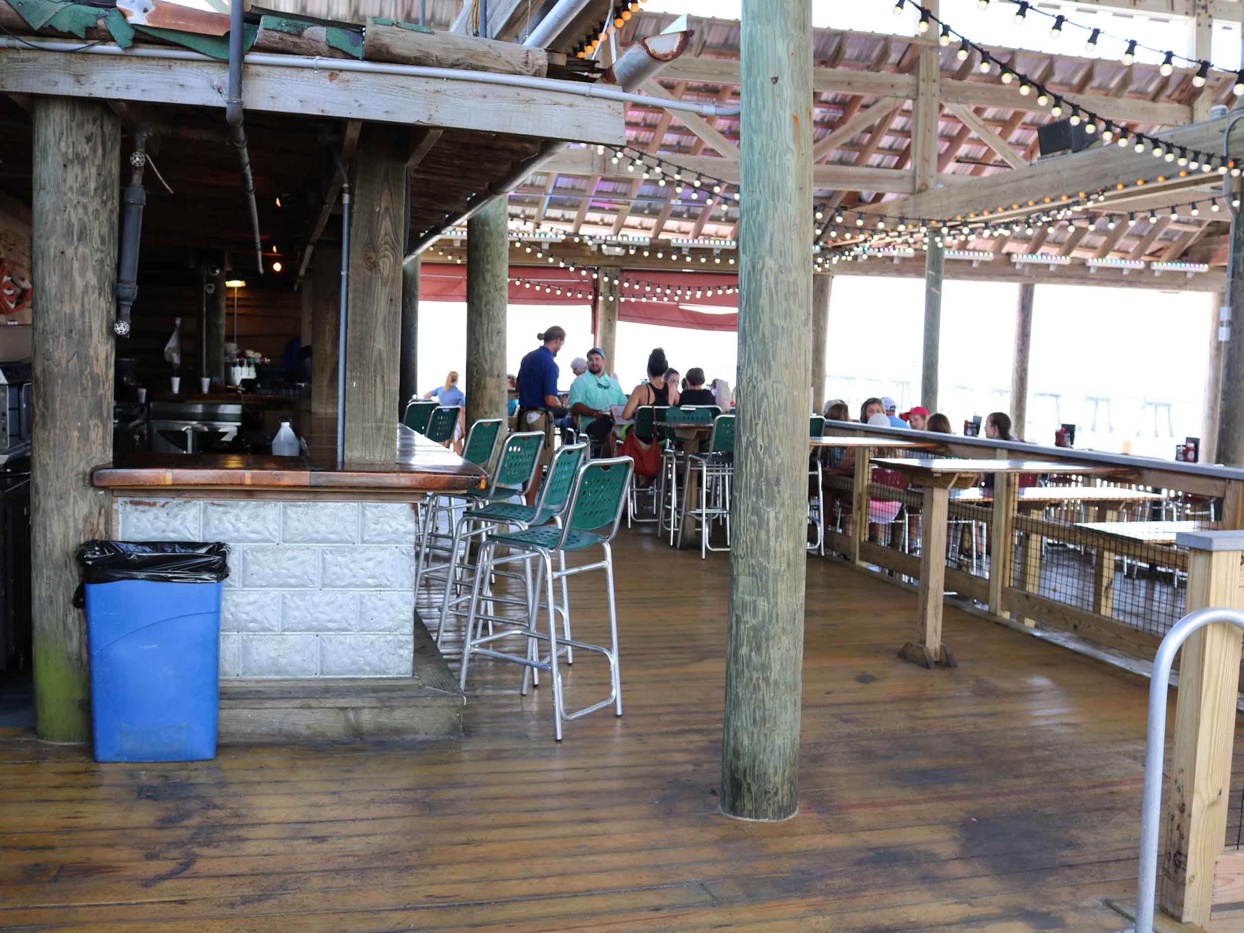 Floyd's Shrimp House Seating Area