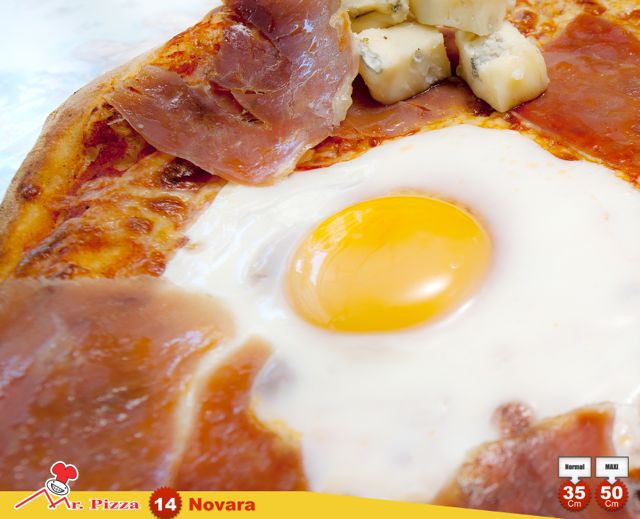 #14 - Novara tomate . mozzarella . gorgonzola . ovo . presunto . oregãos