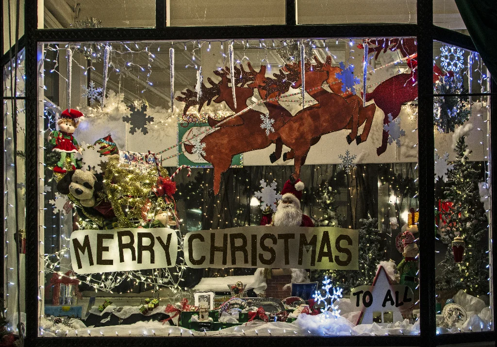Armbrusters Christmas Window
