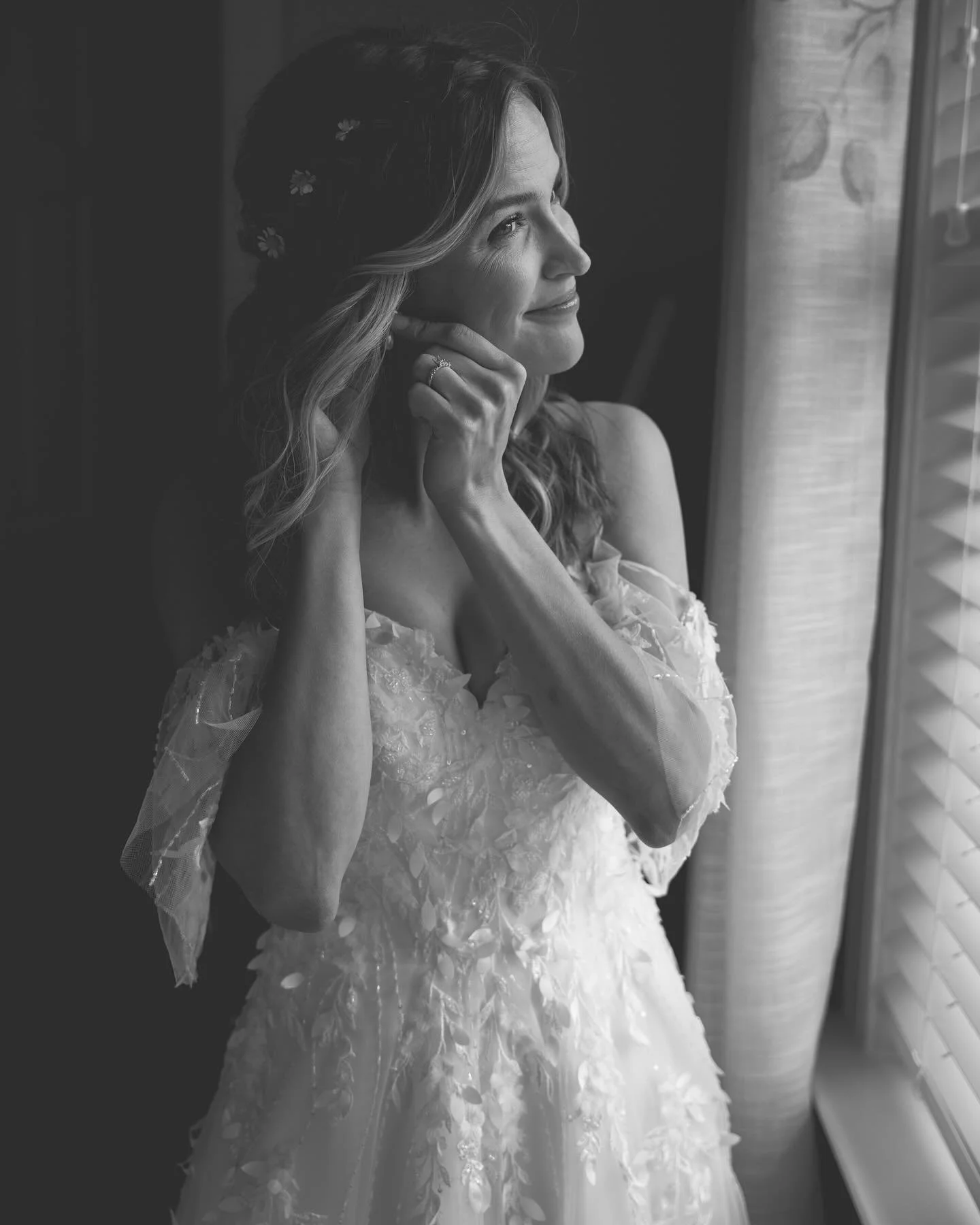 Getting ready- one of the most fleeting parts of the wedding day, but one of the most special! Getting ready with your girls on your wedding is so sentimental and fun, enjoy it while it lasts! 🤍 

#wedding #weddings #weddingphotographer #weddingvend