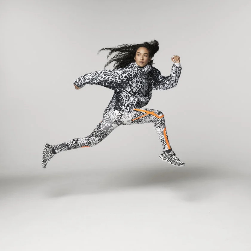 adidas_by_Stella_McCartney_TruePace_Run_Jacket_WIND.RDY_Black_FU0296_25_model.jpg