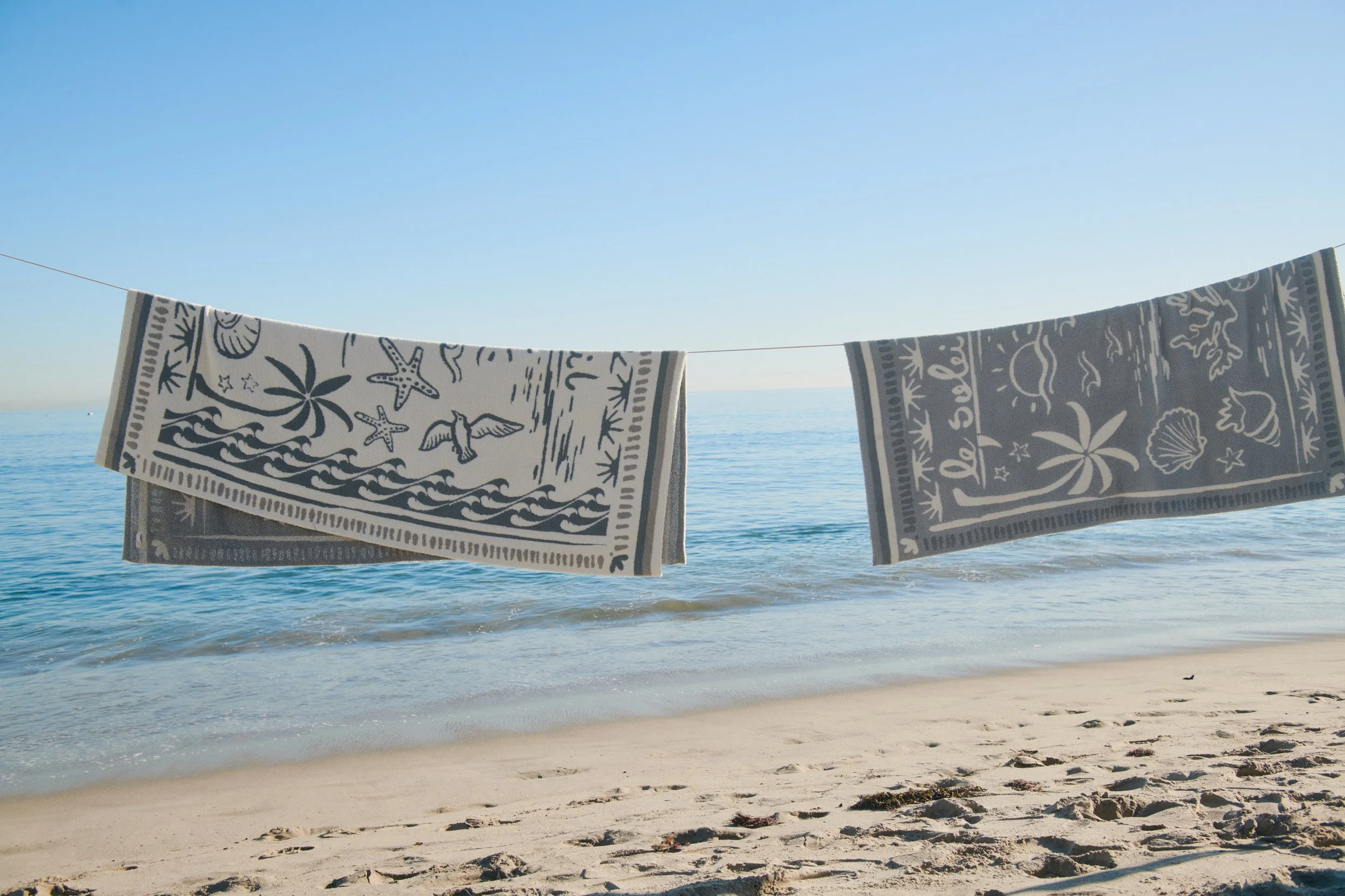 09_BeachHouse_CozyChic_Ribbed_Throw_0038.jpg