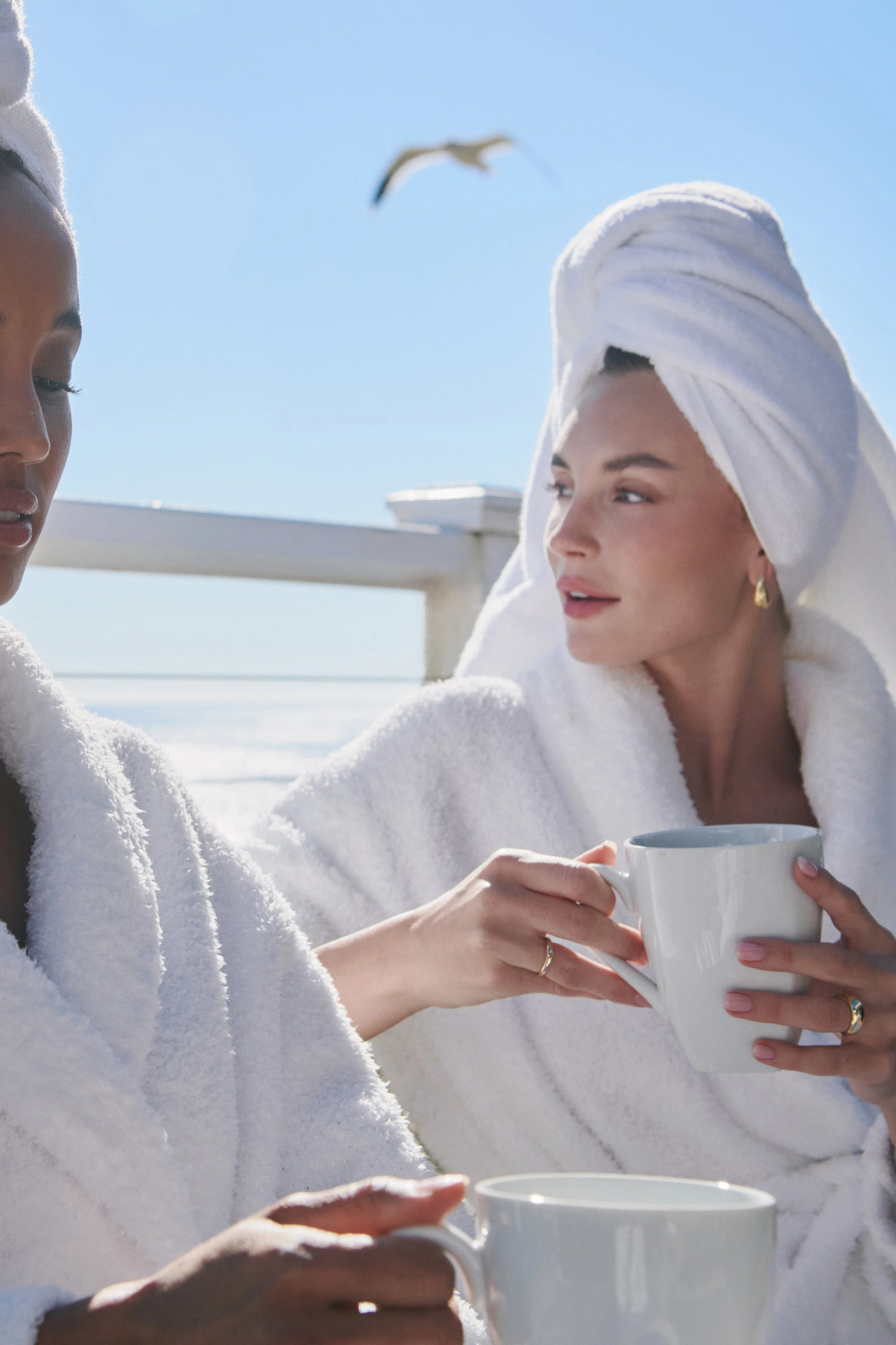 03_BeachHouse_CozyChic_Robes_1769.jpg