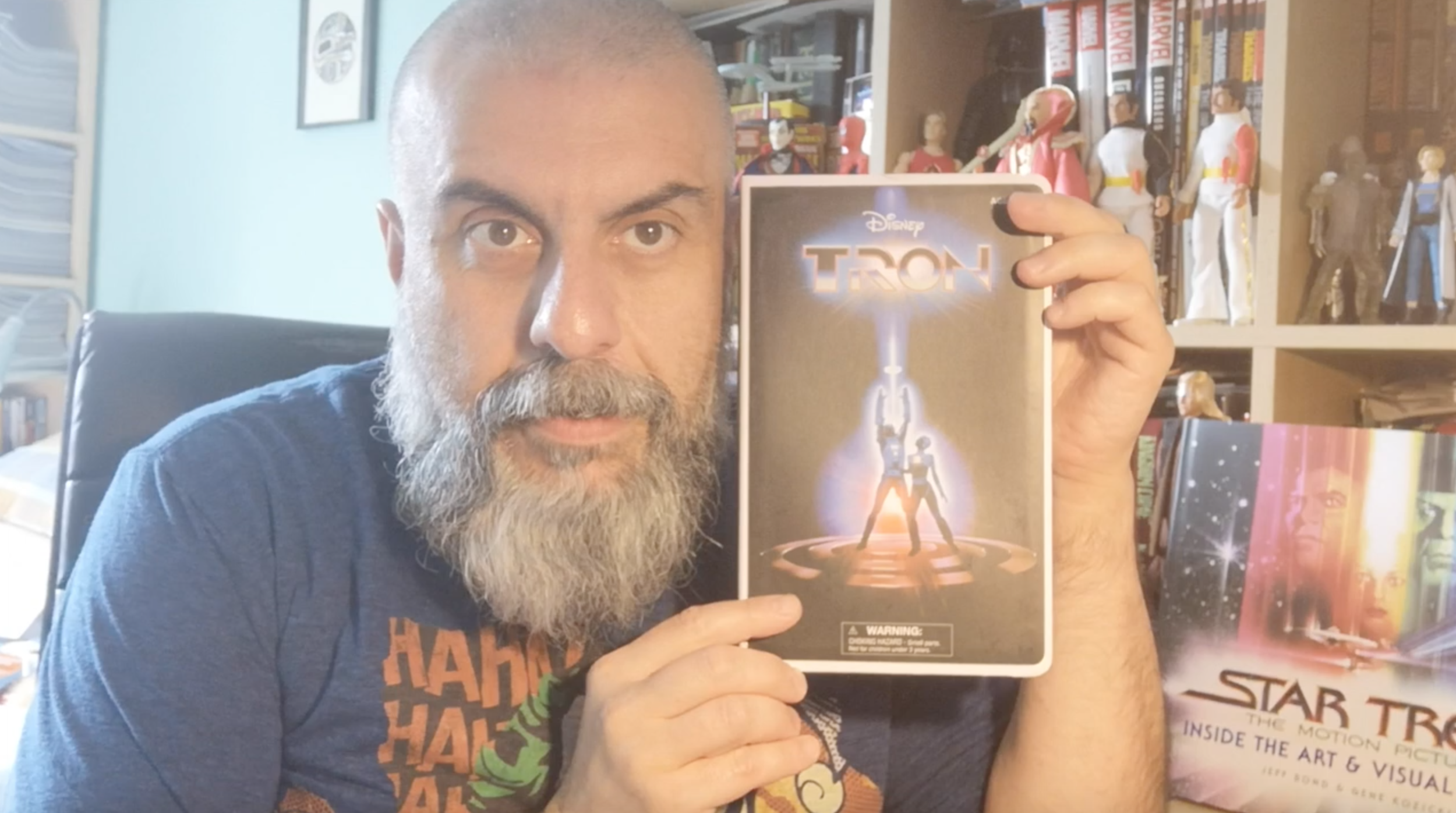 SDCC 2020 exclusive - Tron figure - Diamond Select - Unboxing! | Bruno's Boxes