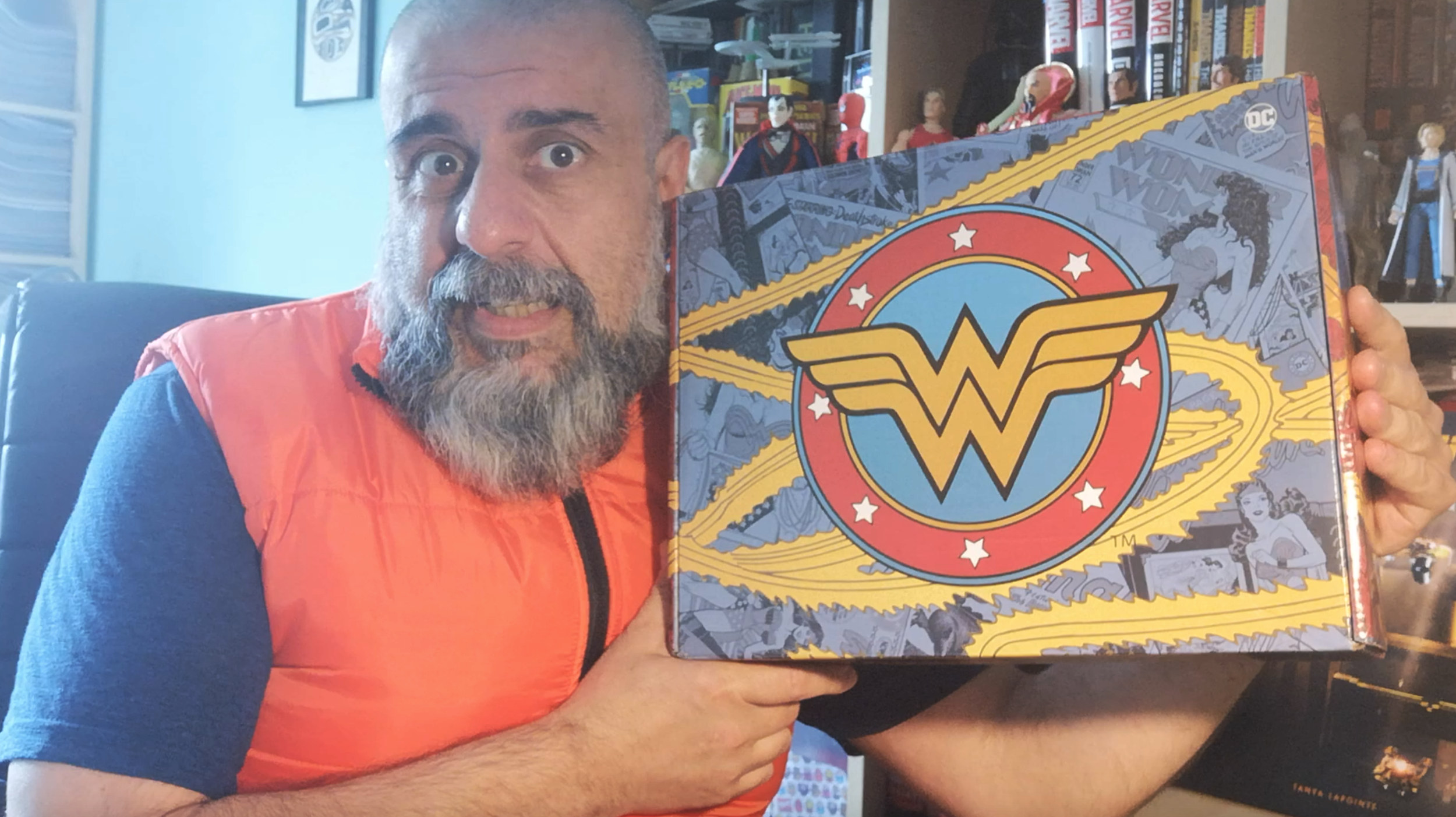 DC World's Finest 'The Collection' - Retro Wonder Woman - Unboxing! | Brunos Boxes