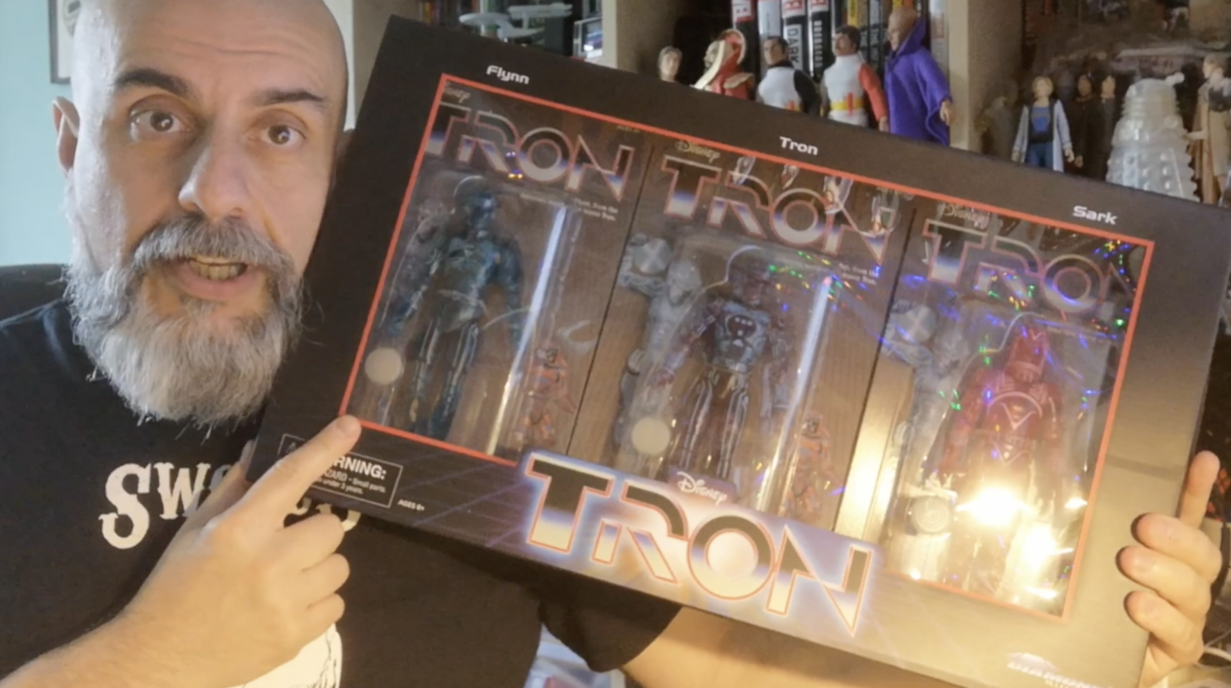 SDCC 2021 exclusive - TRON figure set - Diamond Select - Gentle Giant - Unboxing! | Bruno's Boxes