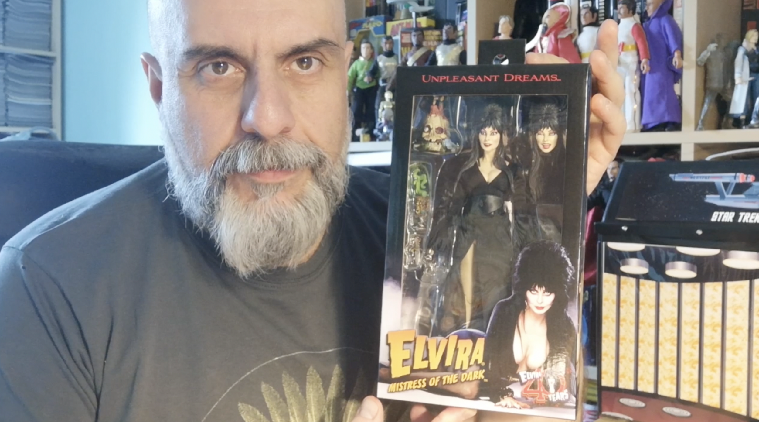 NECA Elvira Mistress of Darkness 8 Inch Clothed Action Figure Unboxing! | Bruno's Boxes