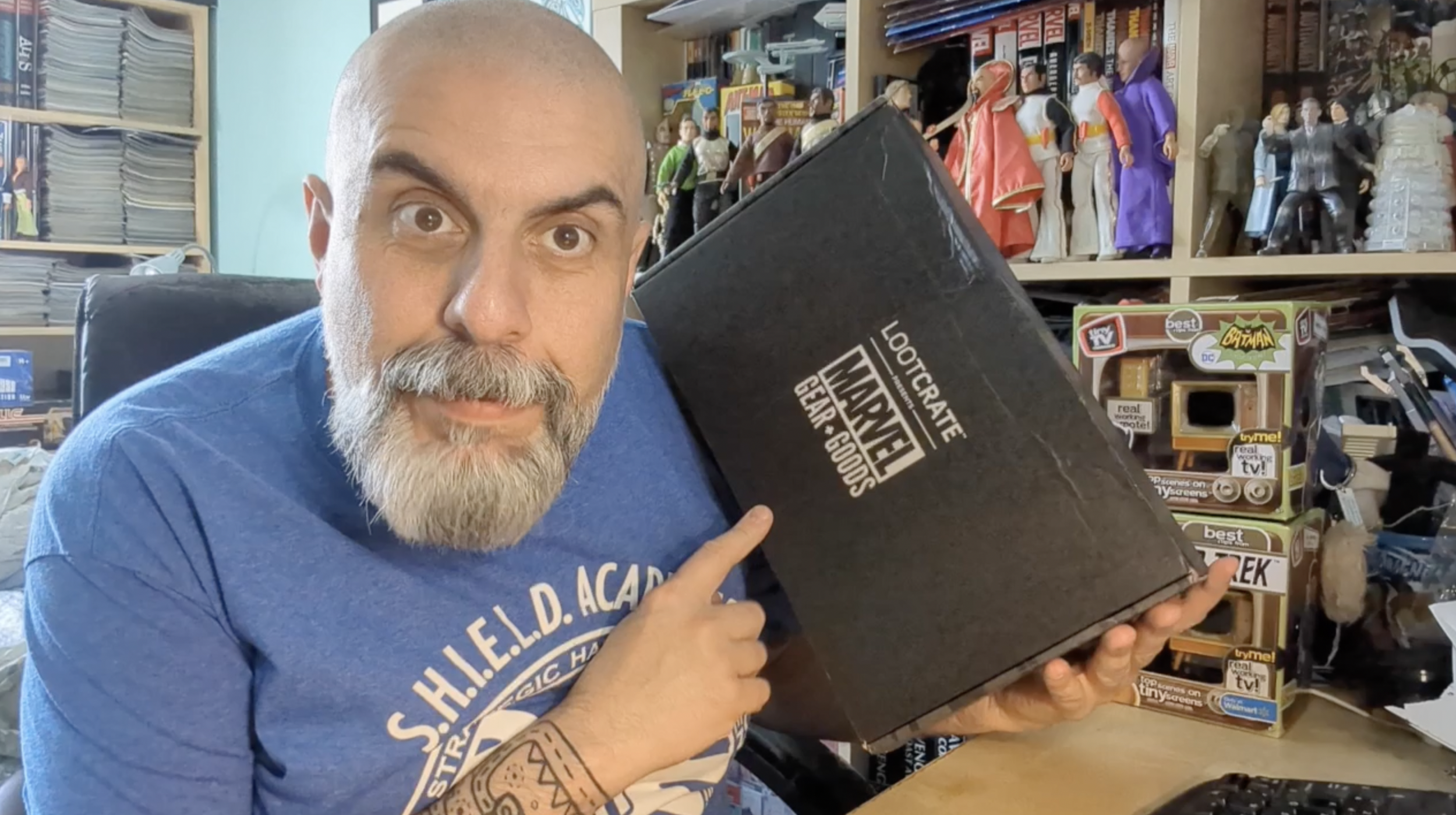 Marvel Gear + Goods - 'Iron Man' Unboxing! | Bruno's Boxes