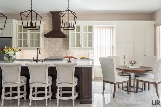 Better Homes and Gardens Magazine? Nope, one of our amazing clients new kitchen and entertaining area! 
We&rsquo;re loving this grand island with contrasting cabinets, what do you think?