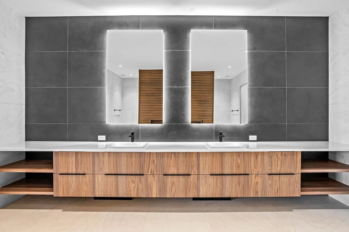 Master Bath 2.JPG