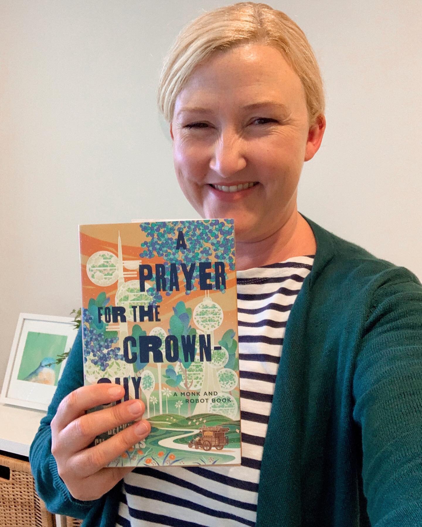 🍂 A Prayer for the Crown-Shy by Becky Chambers 🍂

The first book of September! I will read absolutely anything that Becky Chambers decides to write, and this second installment in the Monk and Robot series did not disappoint. I&rsquo;ve heard her w