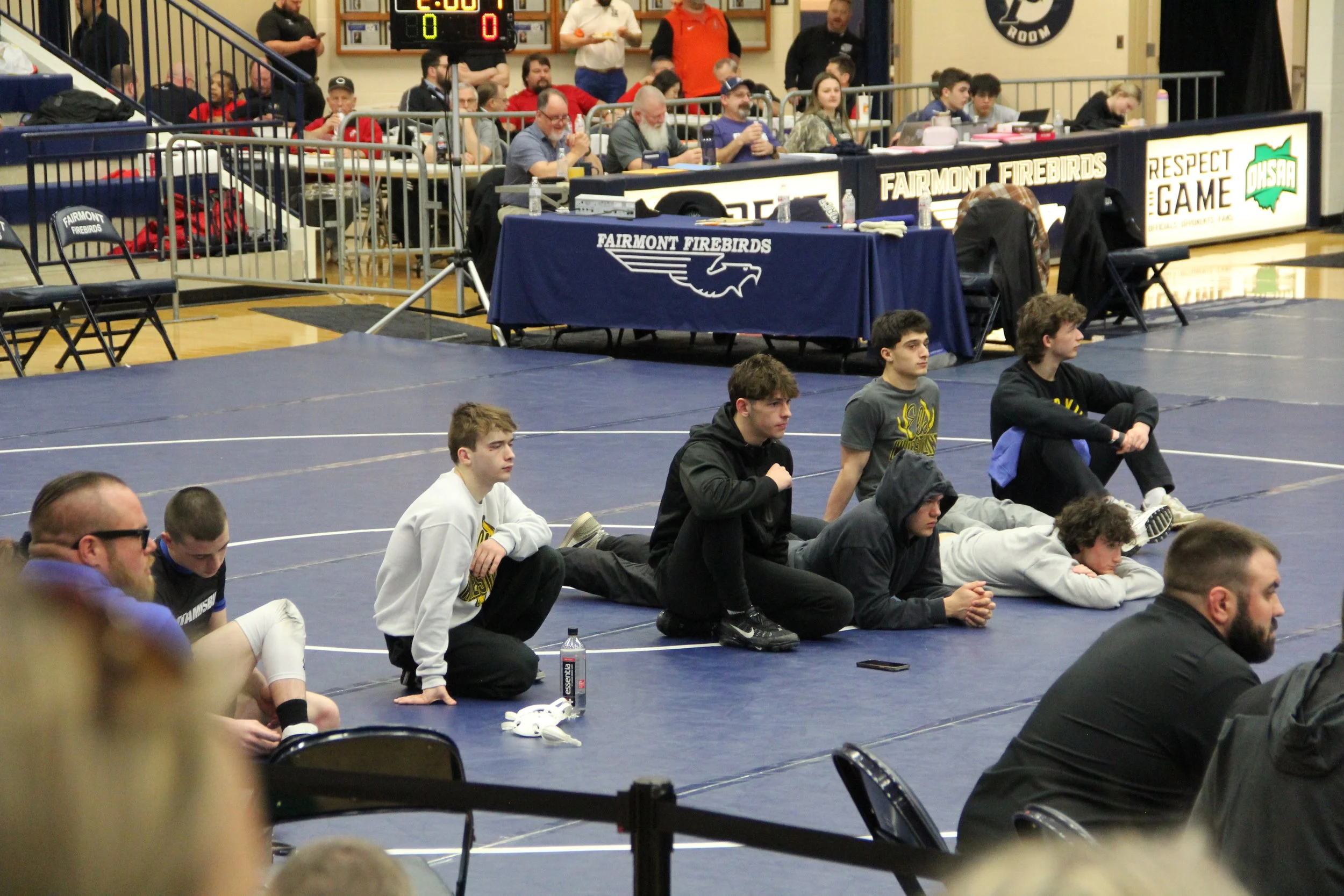 team watching Moyer.JPG