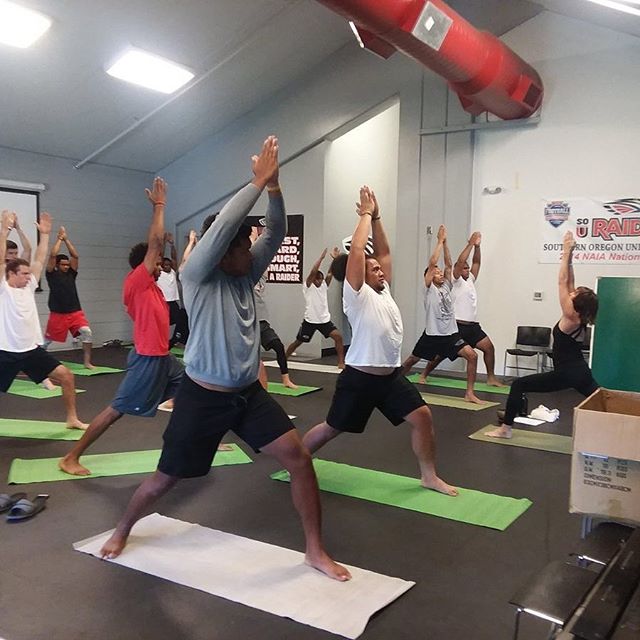 YoMIND class w /SOU Football team...so much focus.  #souraidernation #souraiderfootball #yomind #yogaisasuperfood #kindnessisasuperpower #libbylovesyomind