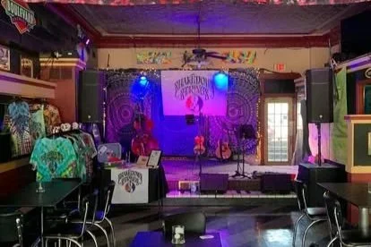 Shakedown Strings - in Midtown