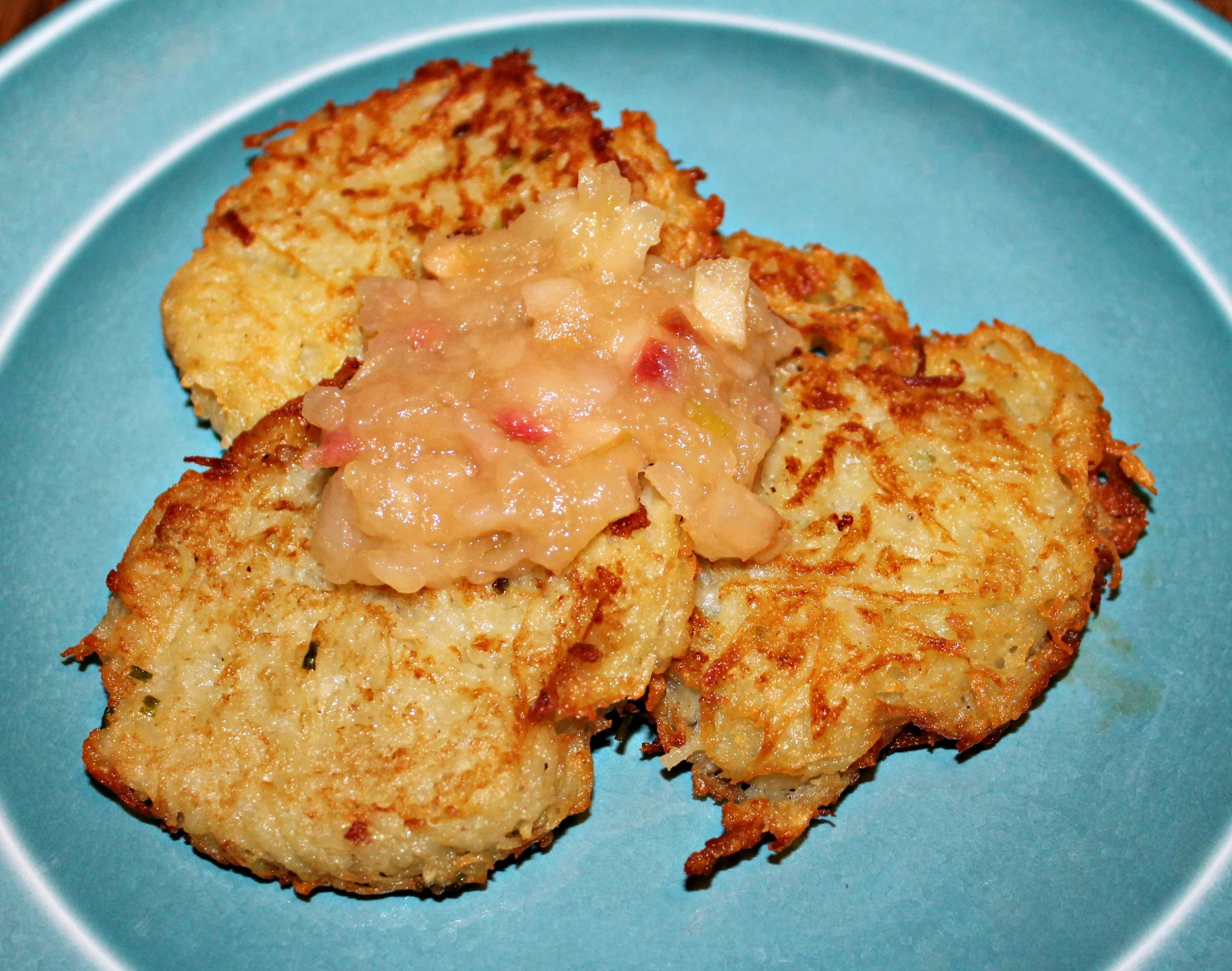 Potato Pancakes With Applesauce potato-pancakes-with-applesauce