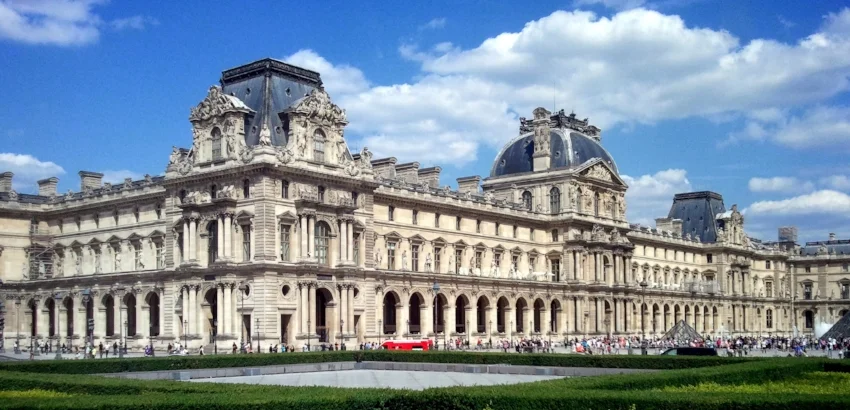 Louvre 2.jpg