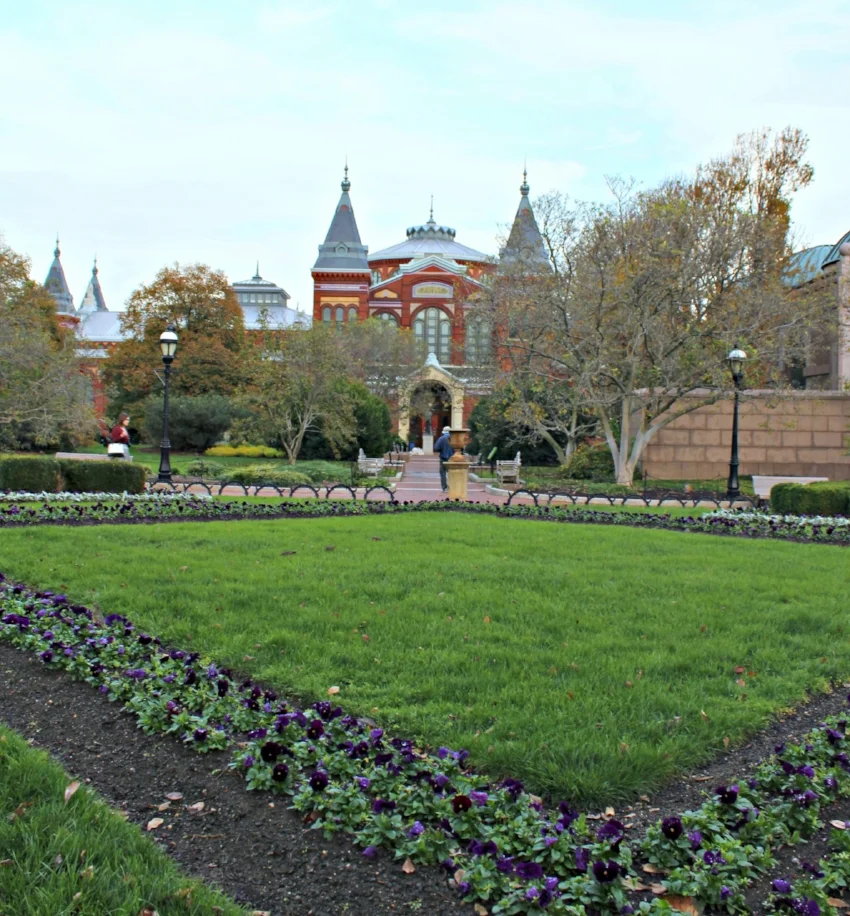 Smithsonian Castle ed.jpg