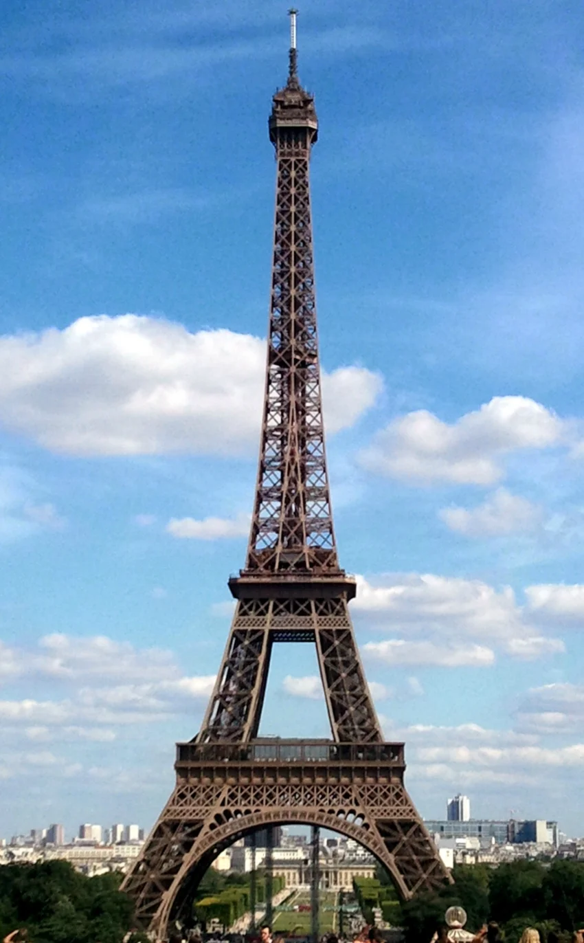 Eiffel Close ed.jpg