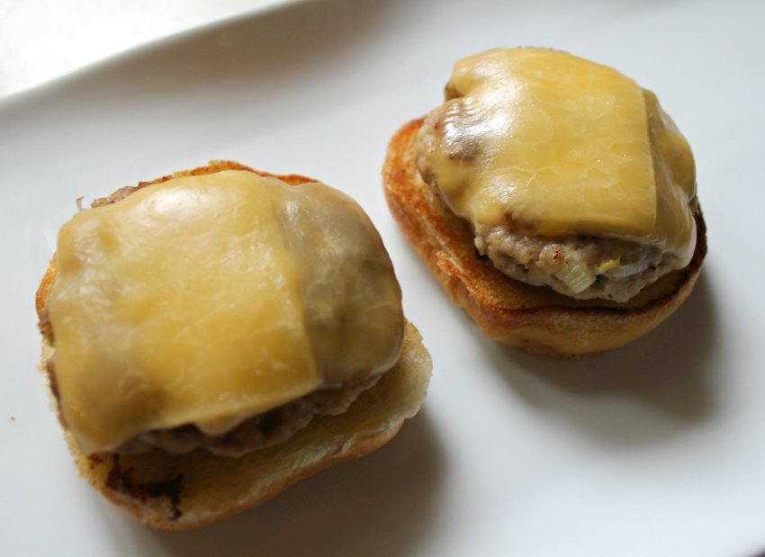 Turkey Burgers with Blueberry Compote 3.0.jpg
