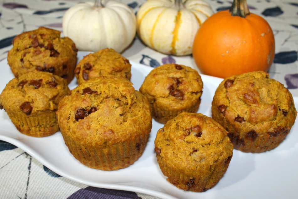 Pumpkin Cinnamon Chip Muffins 2.0.jpg