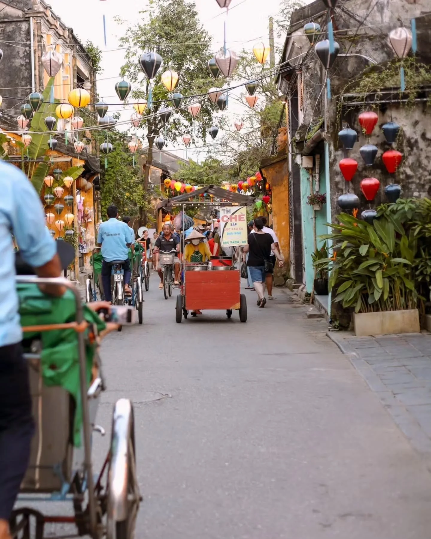 A little, slowed down inspiration for your next trip to Asia 🌏

Sip egg coffee in Hanoi&rsquo;s hidden caf&eacute;s, then wander ancient temples in Siem Reap where time feels suspended. Two cities. Zero rush. Major main-character energy.

More off-t