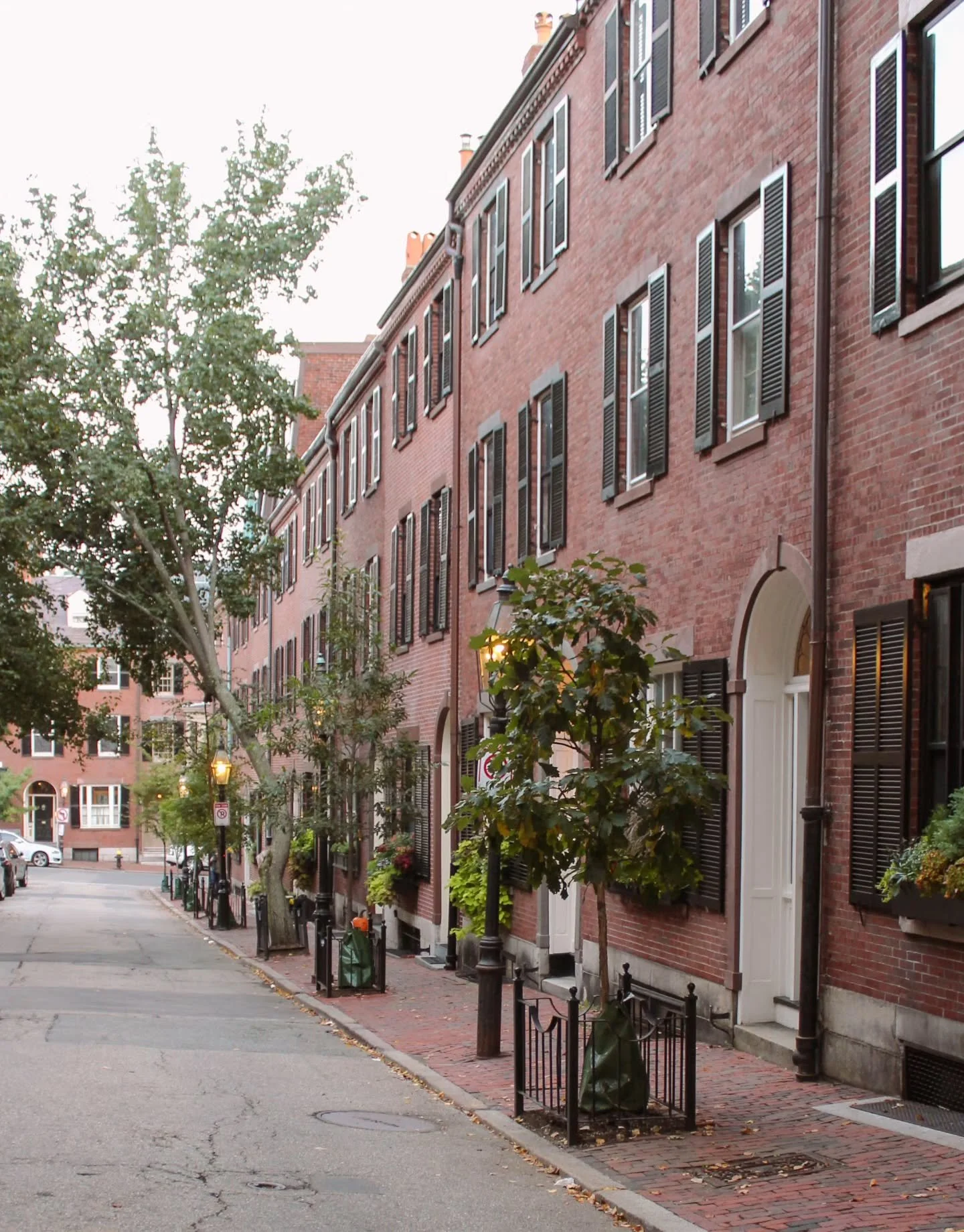It's hard not to love Boston. From the cheers of Fenway Park to the centuries of history built into every brick and cobblestone paved sidewalk, there's not one corner without something to discover.

If it's your first time visiting Boston, or maybe y