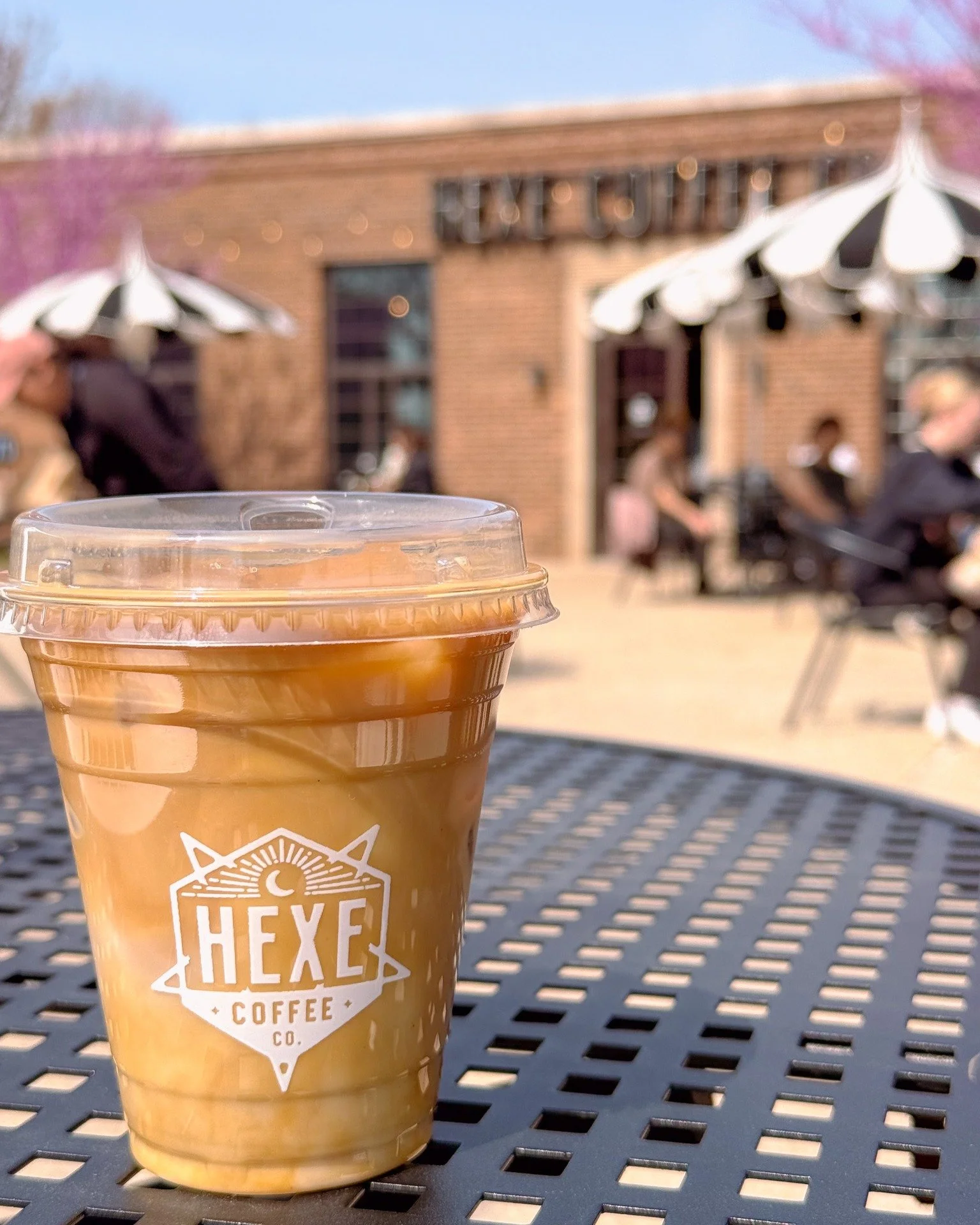 In honor of #NationalCoffeeMonth, we're sharing our first official coffee shop guide to Chicago. 

As a Chicago native -- and a coffee addict -- coffee shops have always been a second home for me. While I absolutely have my local favorites, trying ne