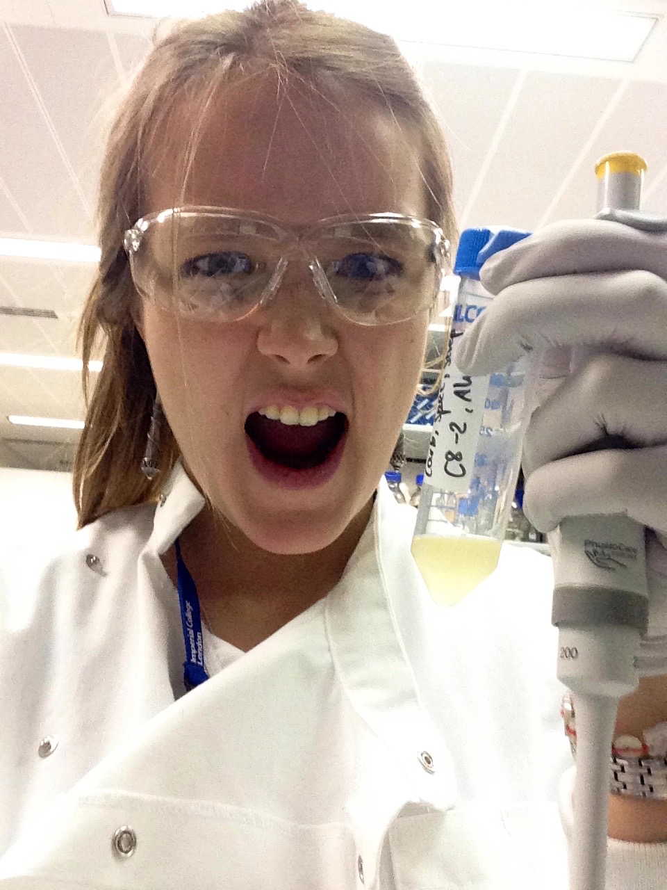 Eureka moment in the lab: bacterial biofactories start producing traces of the biofuel molecule, octanol.