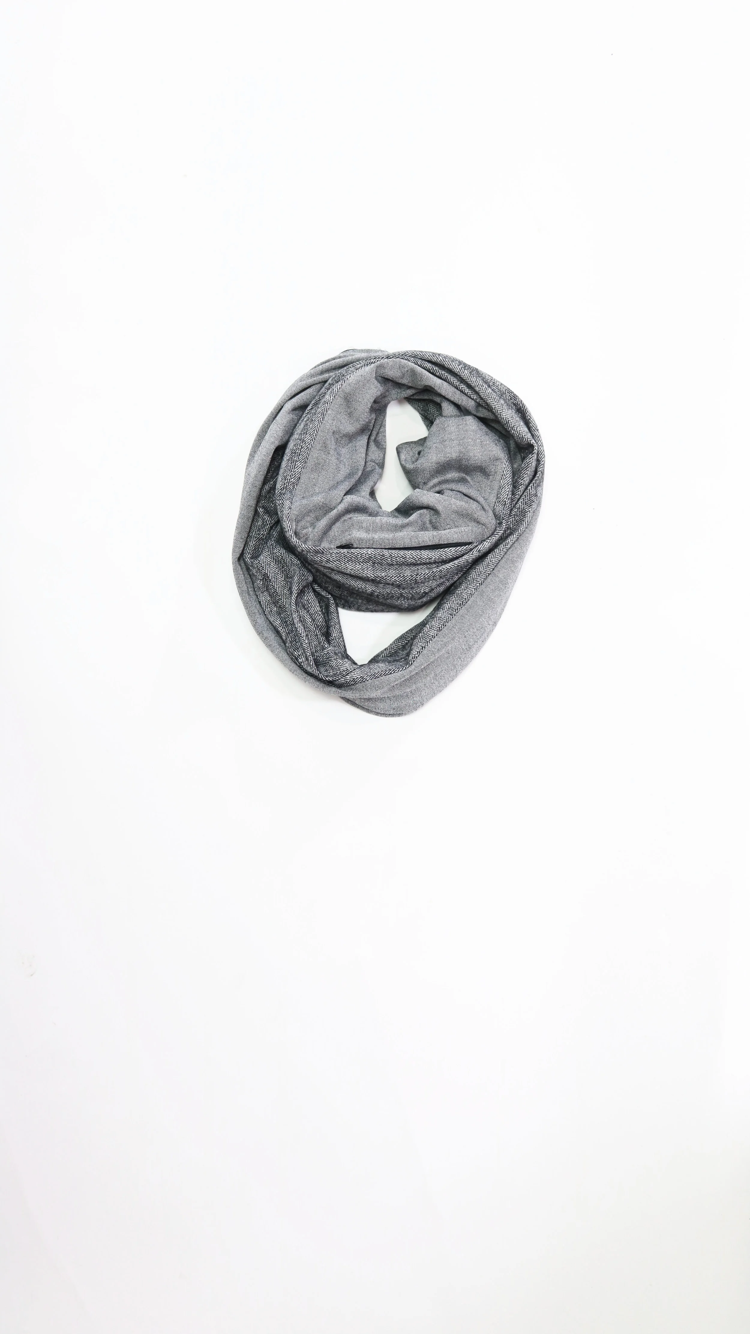 MULTIVERSE 9x16 - gray herringbone - infinity.jpg