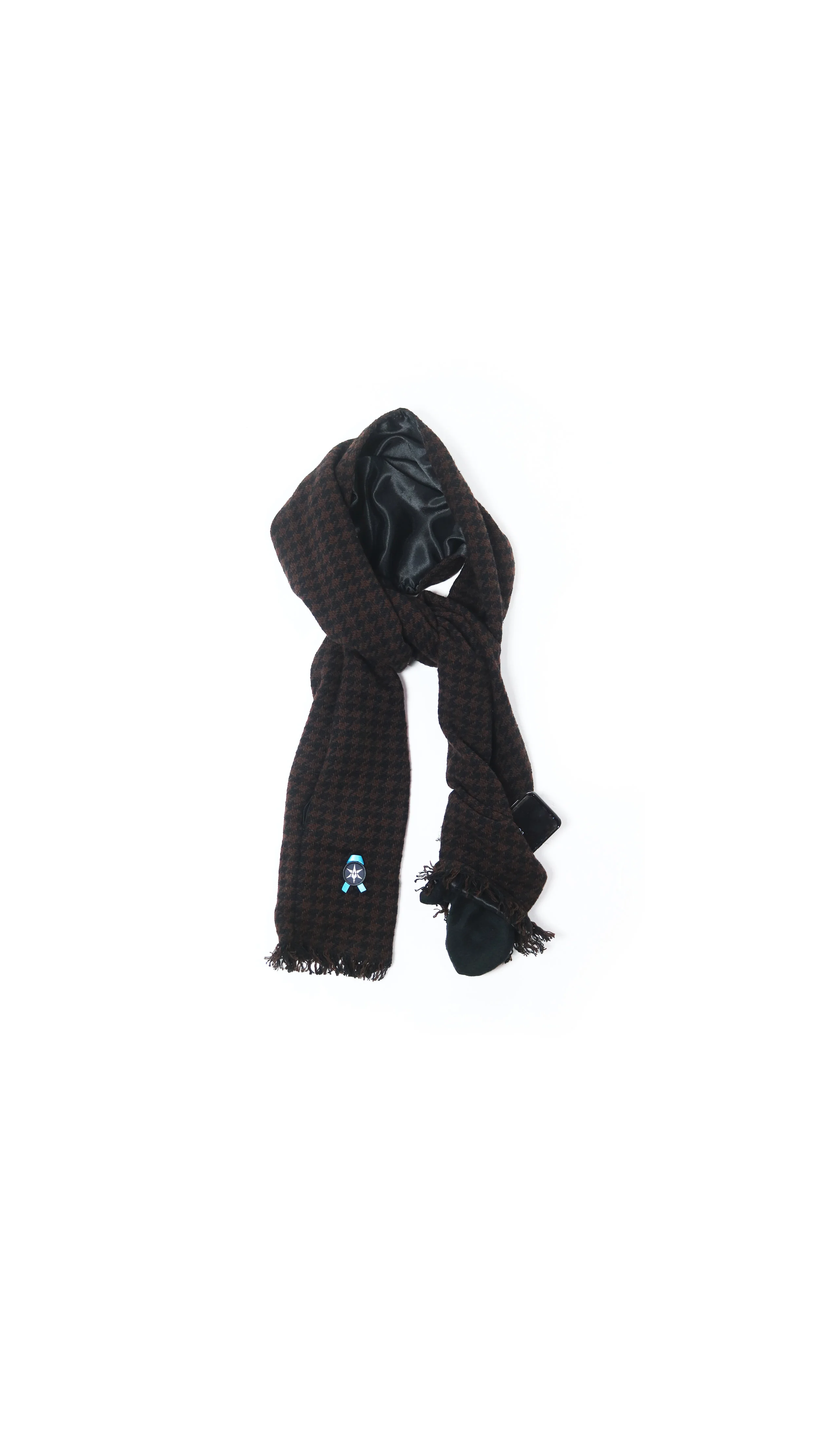 MULTIVERSE 9x16 - black brown houndstooth - hood.jpg