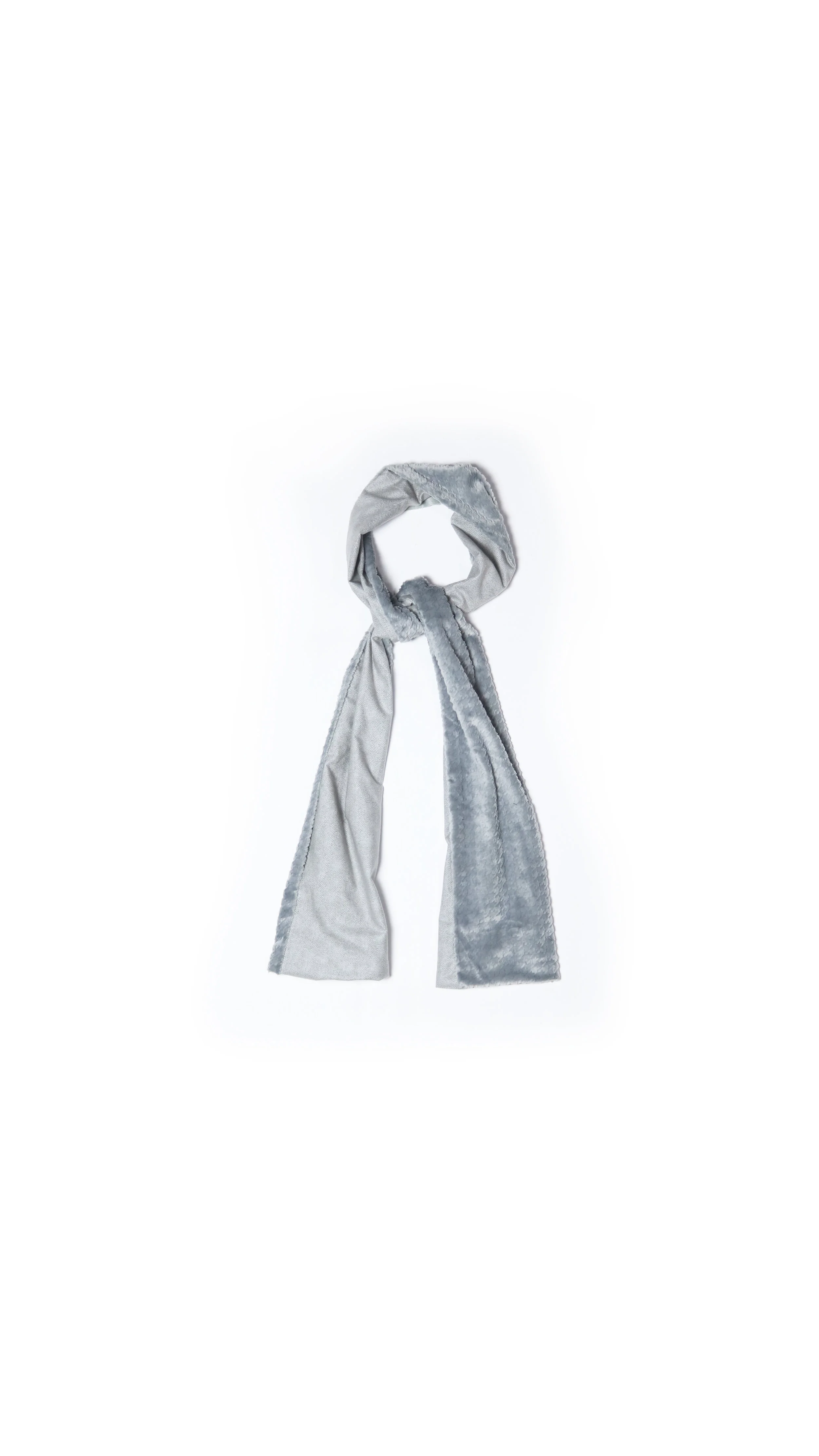 MULTIVERSE 9x16 - gray cuddle flannel- traditional.jpg