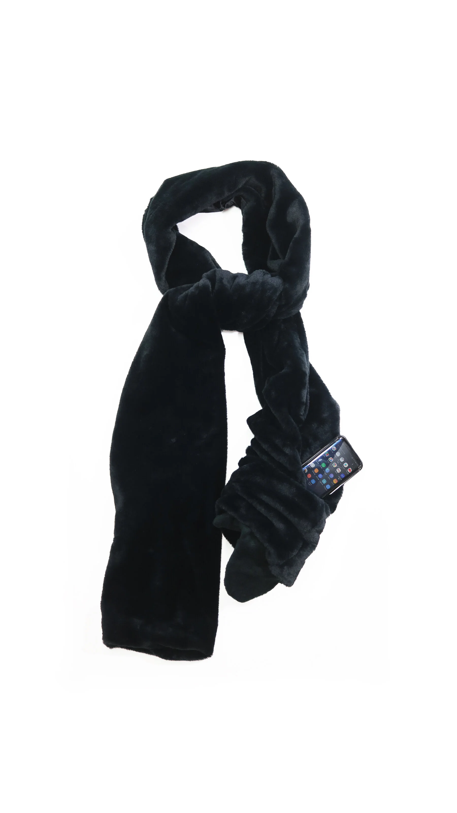 MULTIVERSE 9x16 1800x3200 300psi - black cuddle - traditional mitten.jpg