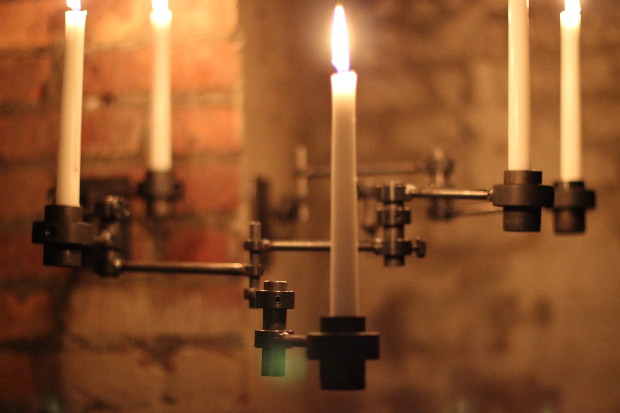  Originally designed to be wall-mounted, as seen in this prototype. 