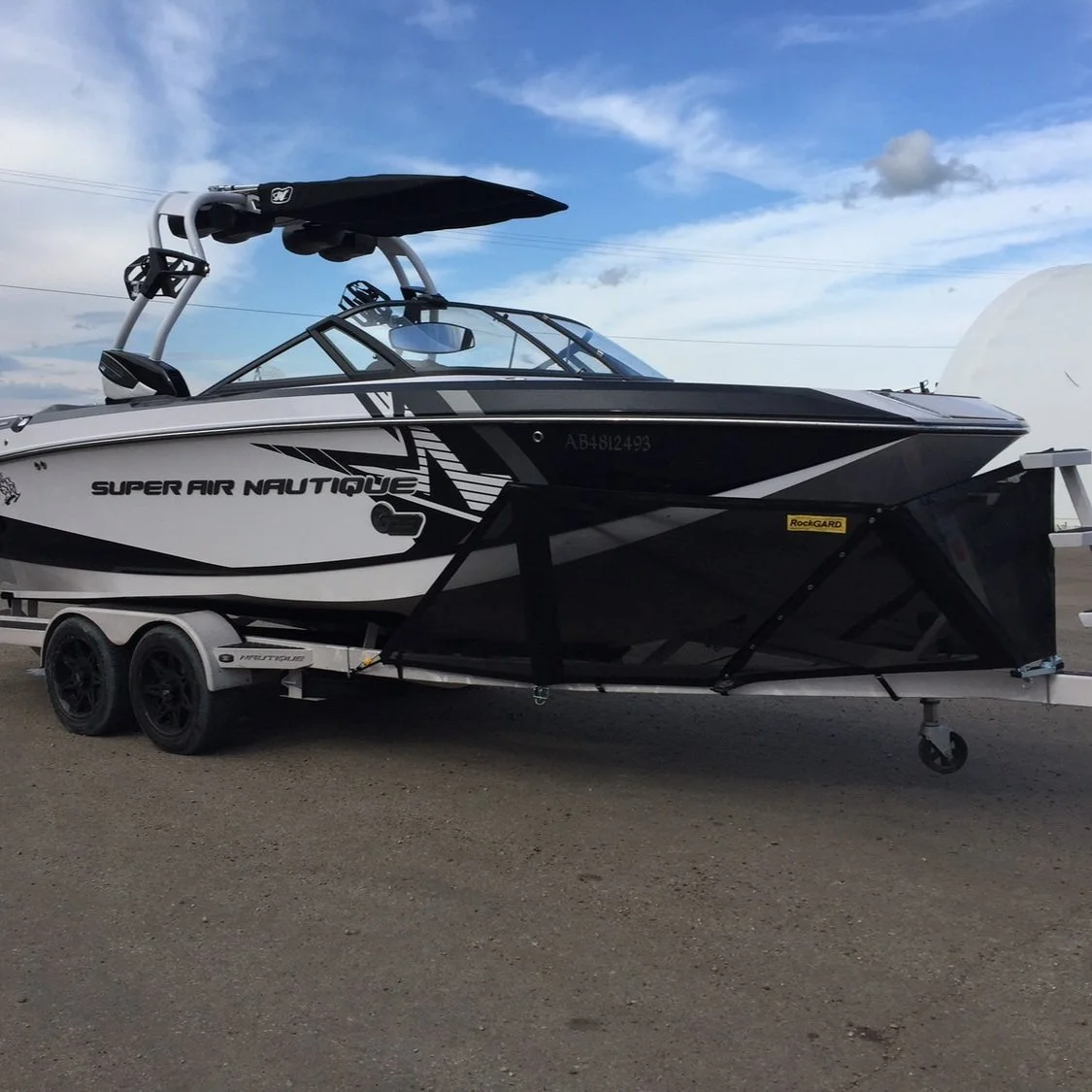 Picklefork RockGARD attached to a super air nautique surf boat