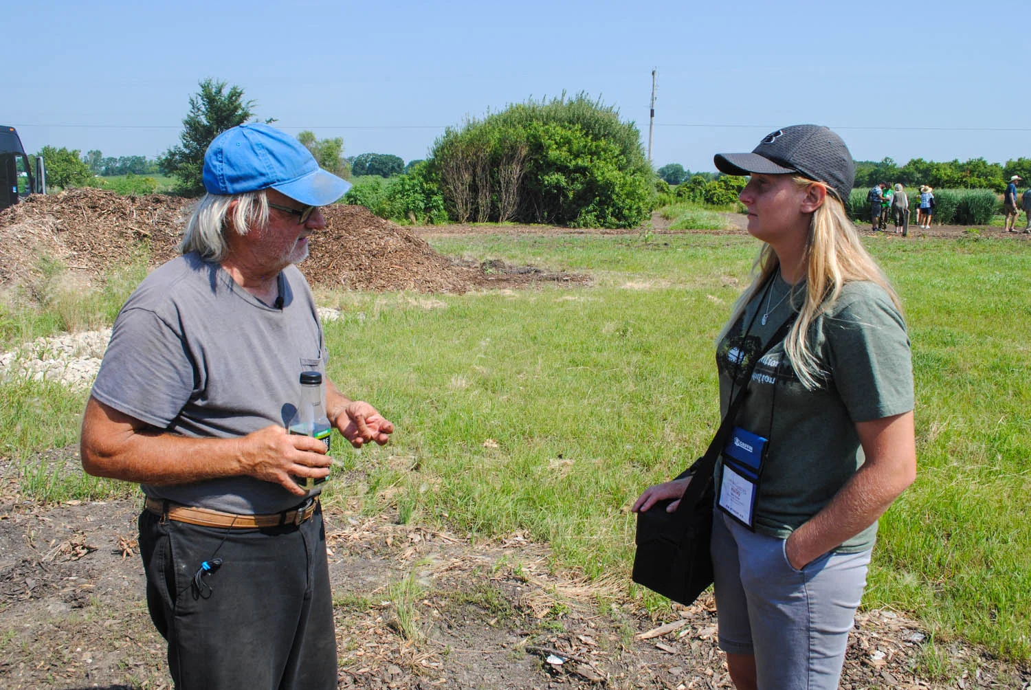 Roy Diblik shares some advice with Hailey Dunbar, Stephen F. Austin State University horticulture student and a Perennial Plant Association scholarship winner.