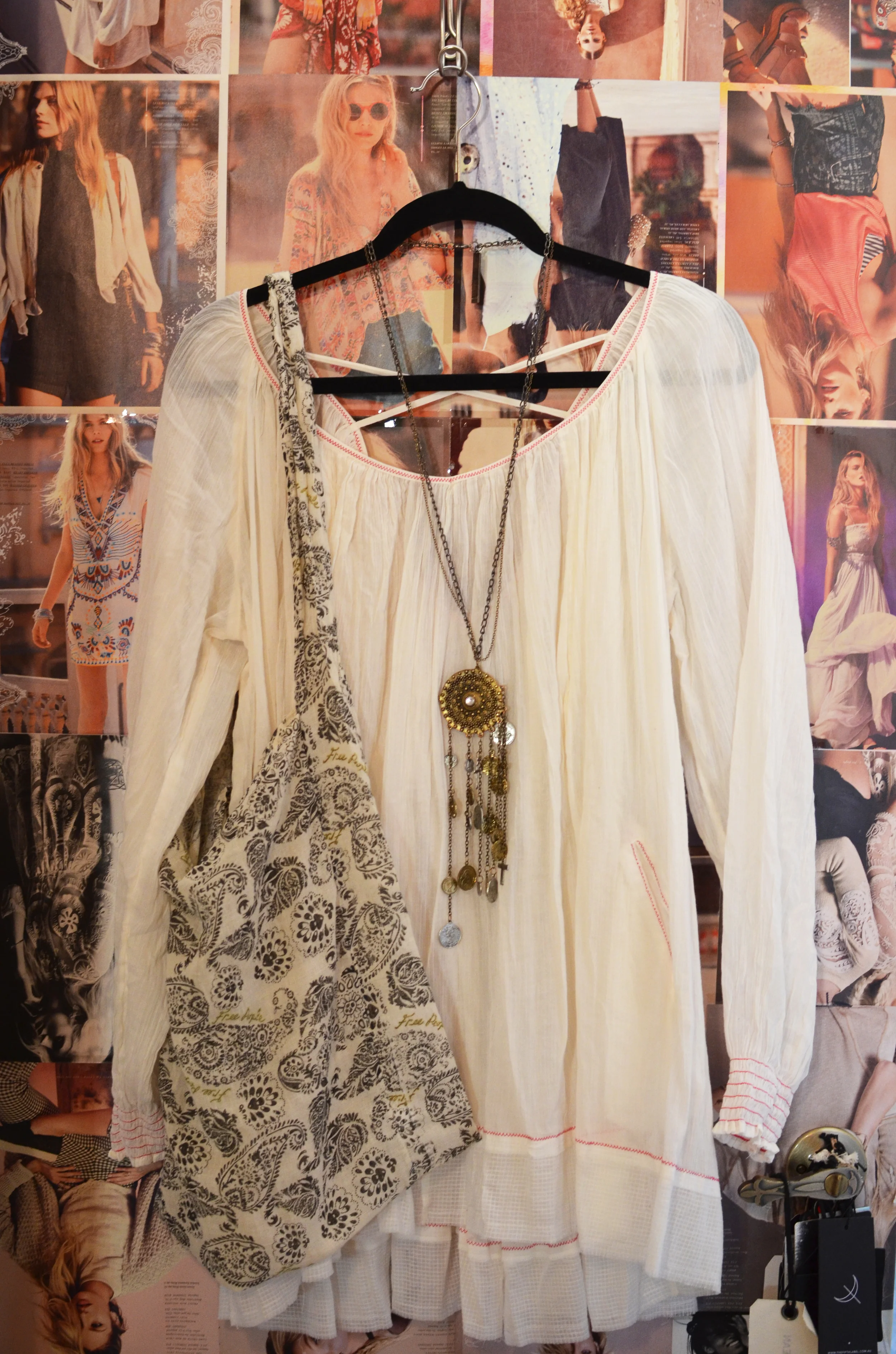 Dress/ Free people, Necklace/Free people, Bag/Free people