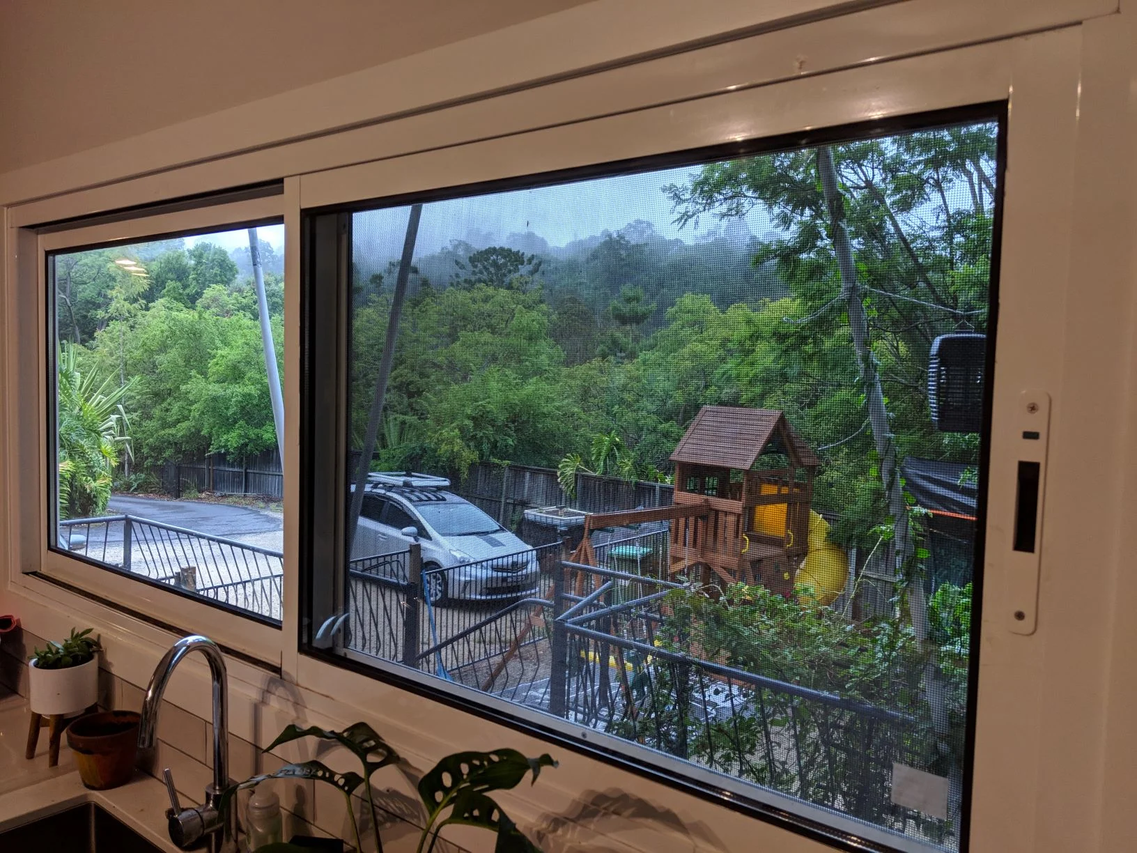 Double glazing and magnesium oxide panels