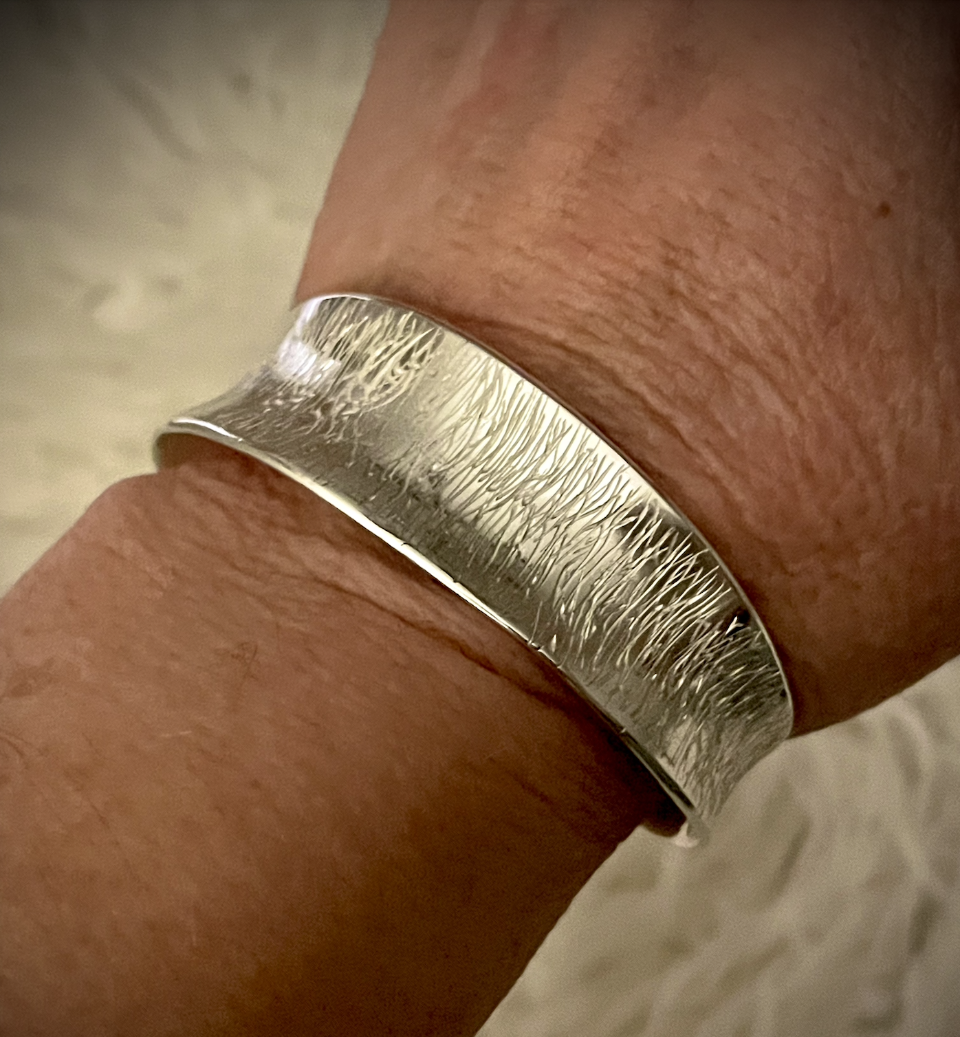 Tres fem Cuff.png