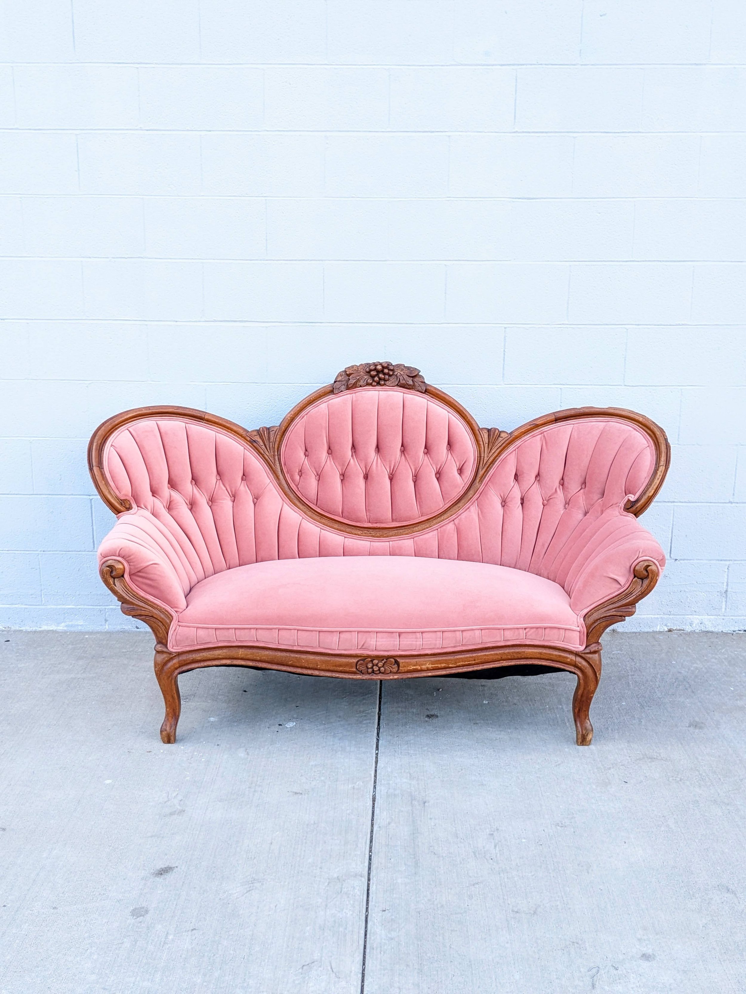 Noreen Pink Victorian Sofa