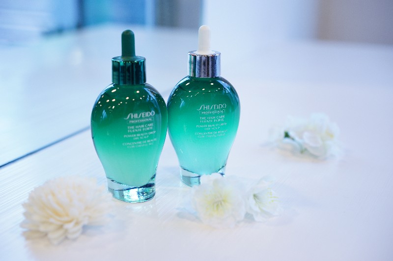 Power Beauty Drop (High-performance scalp serum) One intense drop packed with skincare ingredients achieves a healthy scalp condition for strong, resilient hair. Dry Scalp Prevents problems unique to dry scalps, such as skin roughening caused by dryness, and creates a healthy scalp environment for beautiful hair. * Contains Hyaluronic Acid Complex Oily Scalp Prevents problems unique to oily scalps, such as stickiness and itchiness, and creates a healthy scalp environment for beautiful hair.