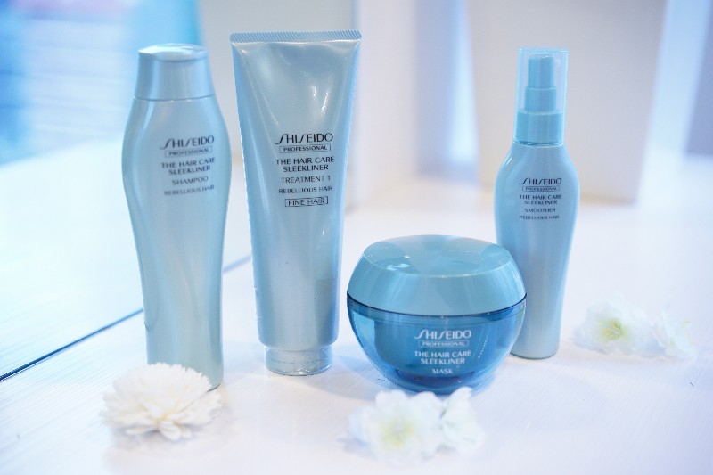 SLEEKLINER Shampoo Cleanses the hair, making it smooth and manageable while conditioning it from within to control frizziness. Treatment Conditions the hair from within to keep it smooth and more manageable while controlling frizziness. For both fine hair and thick hair Mask (Special care to be used once or twice a week) Intensively corrects the hair from within to control frizziness while making the hair more supple and manageable from root to end. Smoother (Leave-in hair treatment) Keeps the hair smooth and manageable for many hours while protecting it from the influences of heat and humidity.