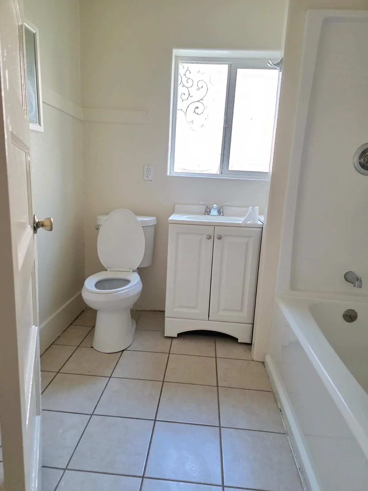 539 Carolina bathroom5 all.jpeg