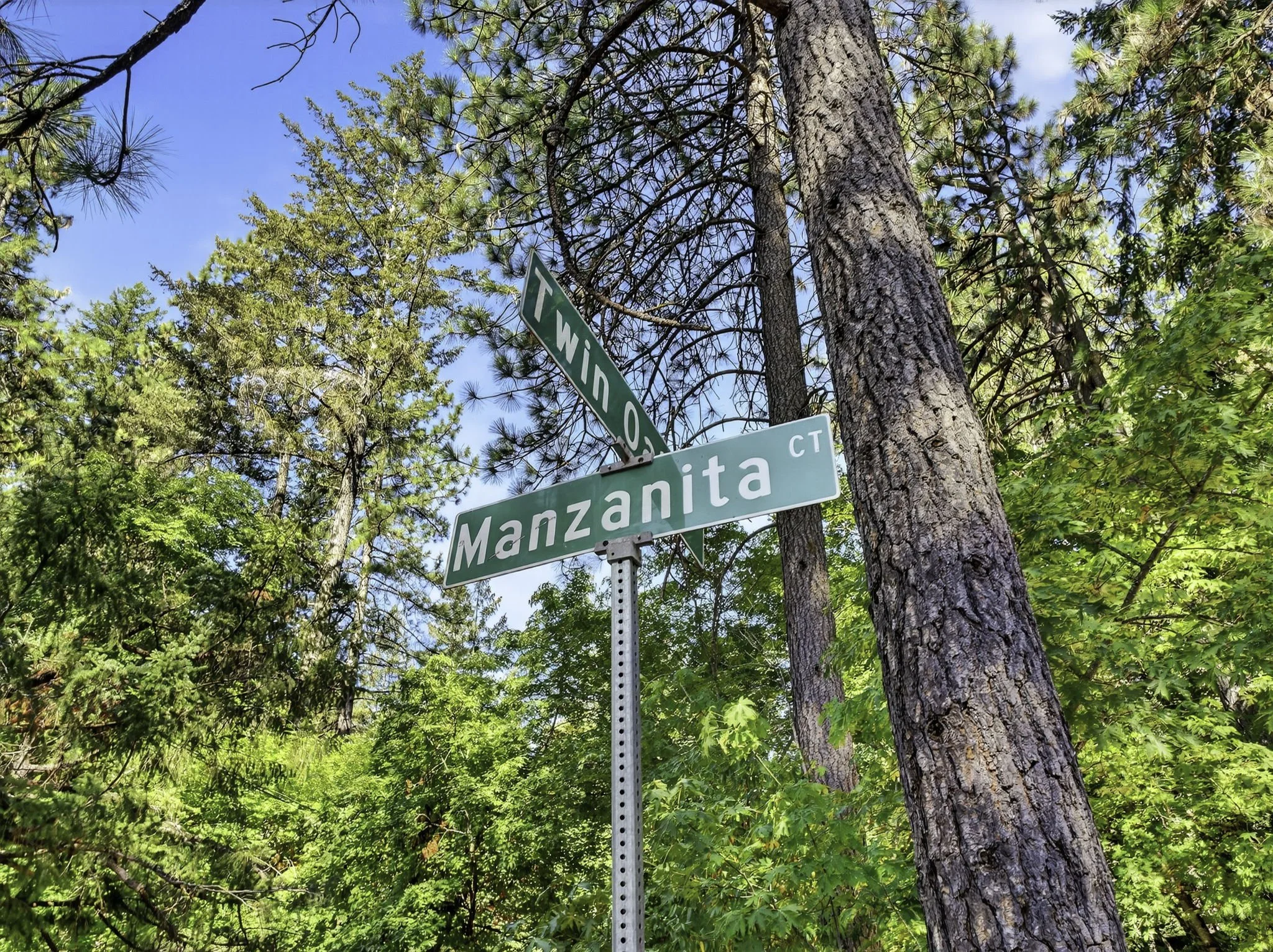 Manzanita Ct 16370 16-web-or-mls-DSC00434.jpg