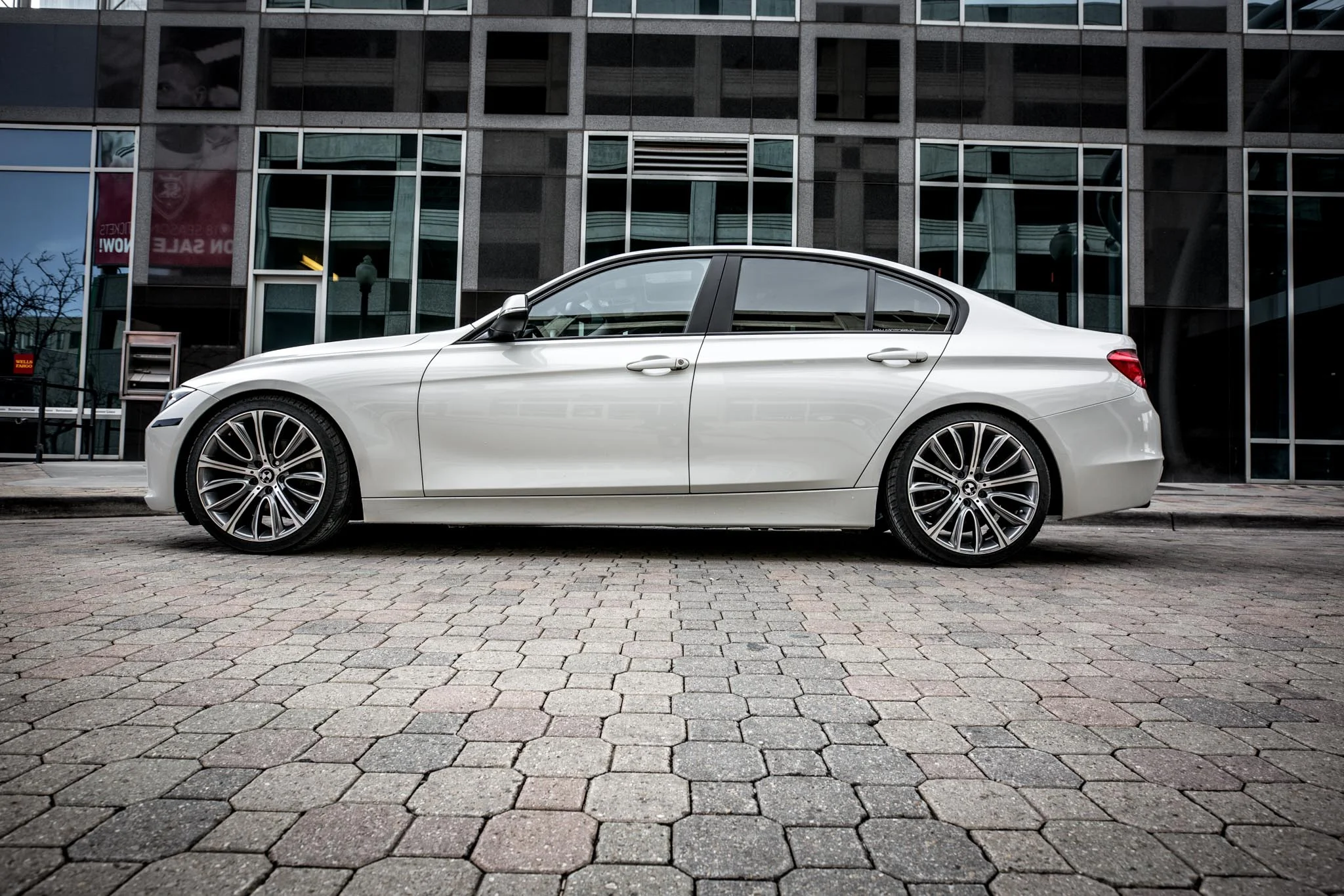 13 328ix 61k wht_1-2.jpg