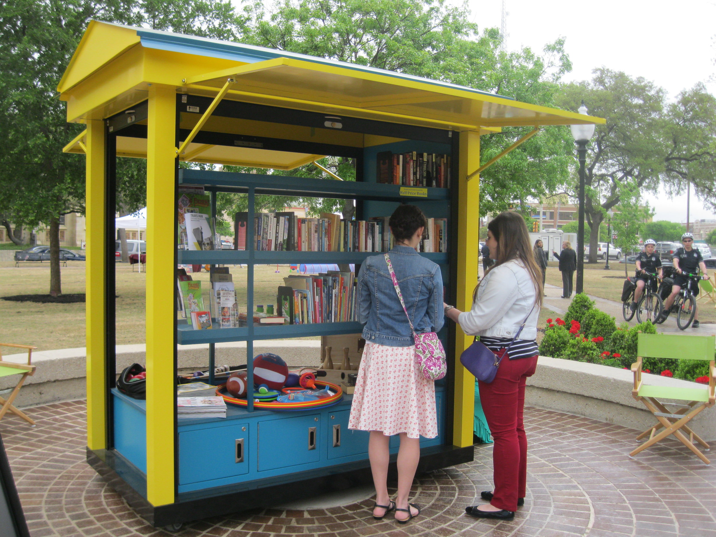 Book and Game Kiosk, Travis Park, San Antonio, Texas