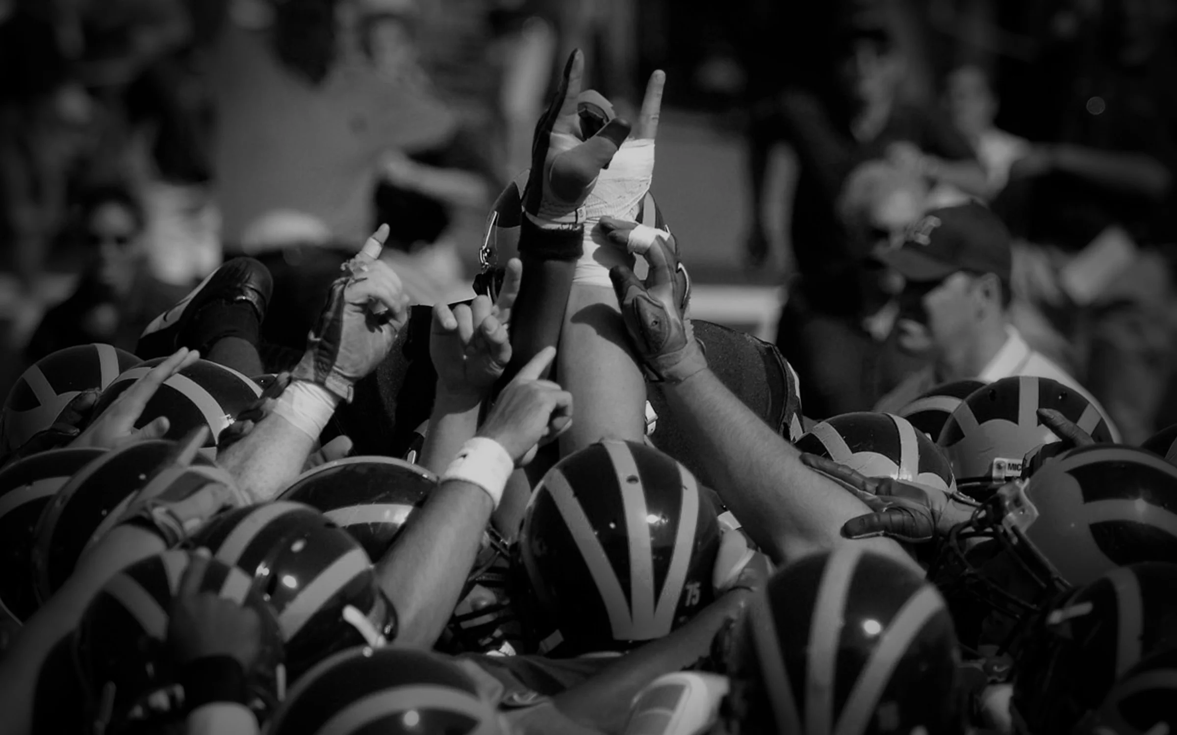 huddle_pic.jpg